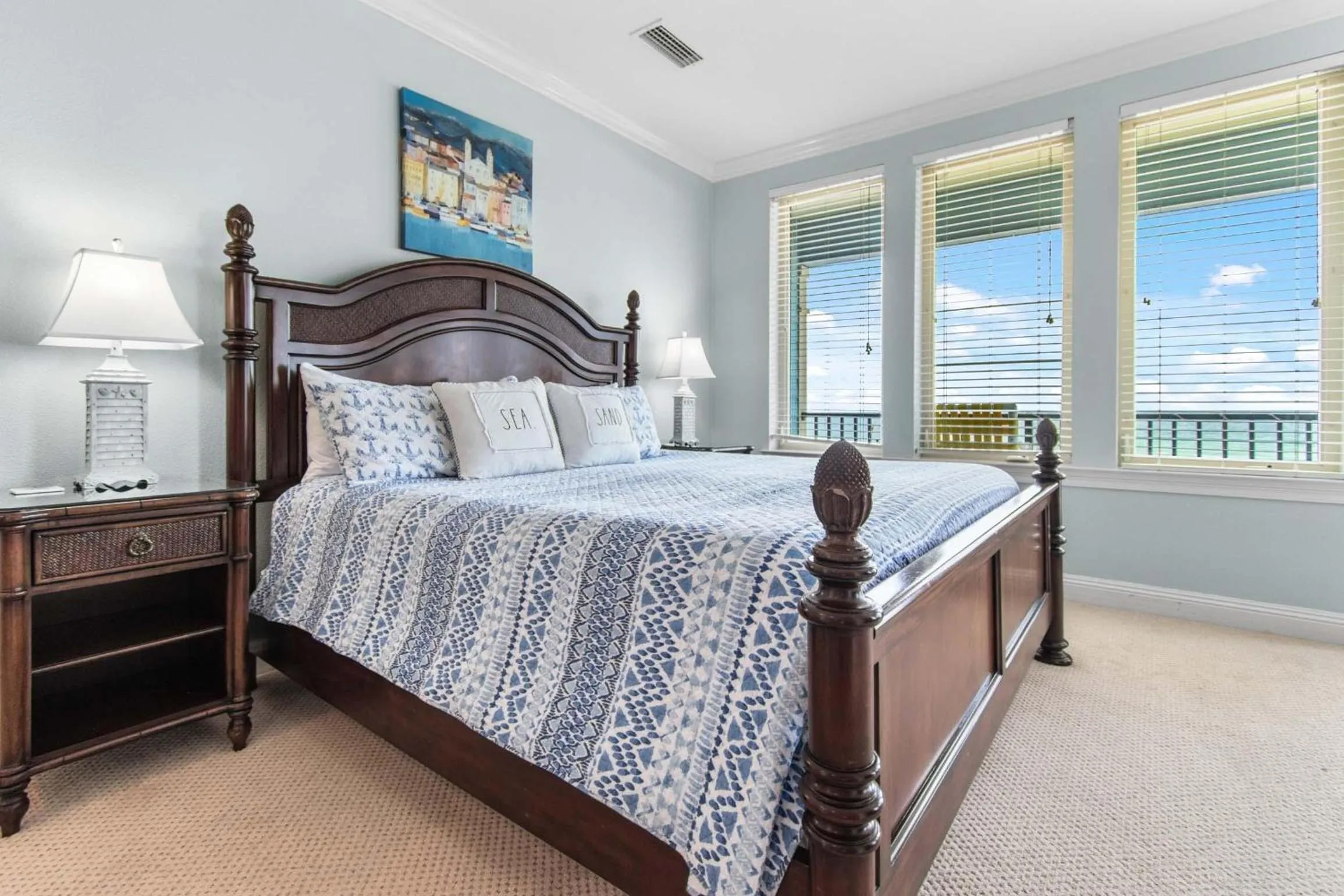 Bed in Hannah's Beach Paradise