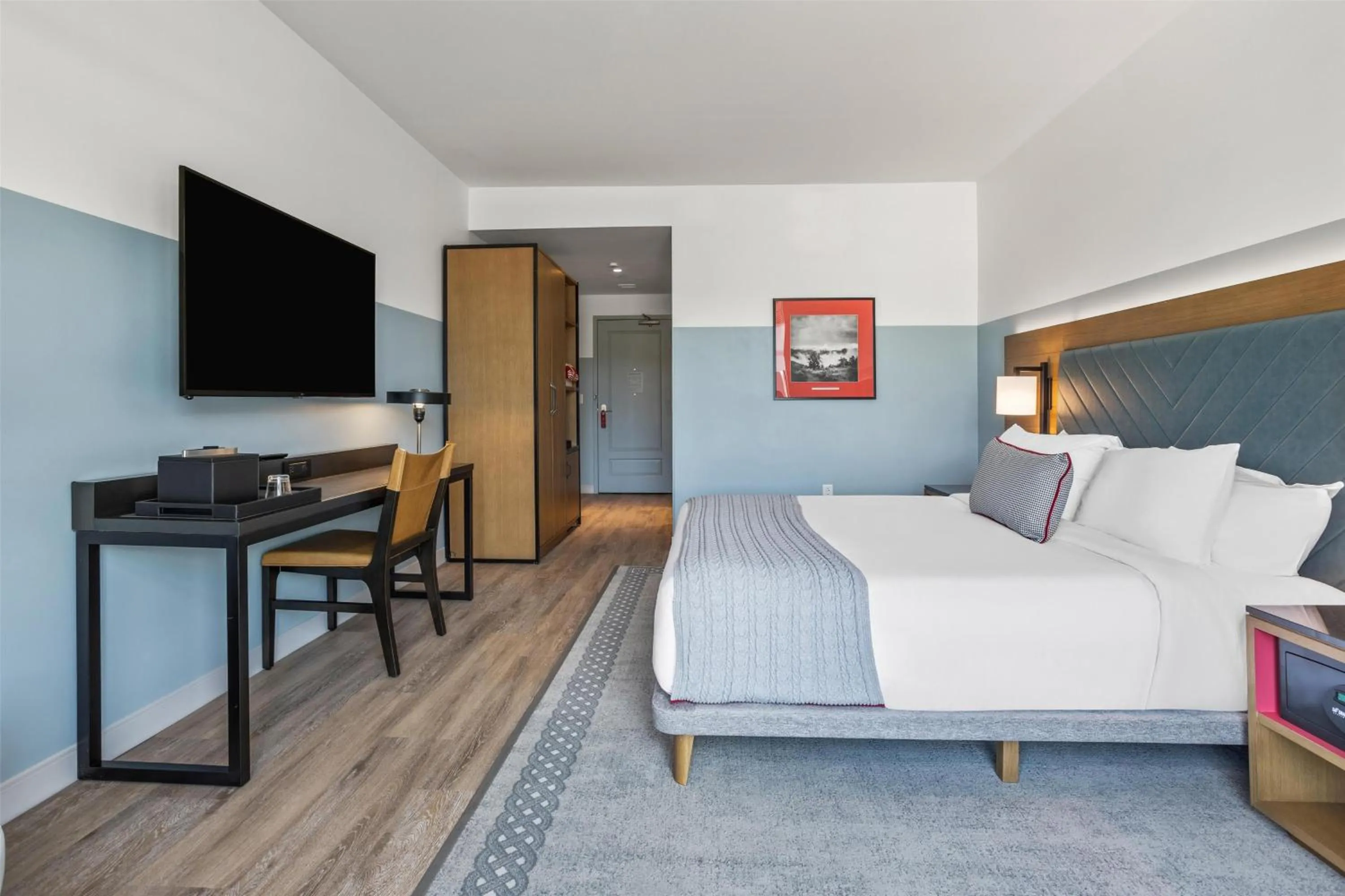 Bed in The Highlander at Radford, Tapestry Collection by Hilton