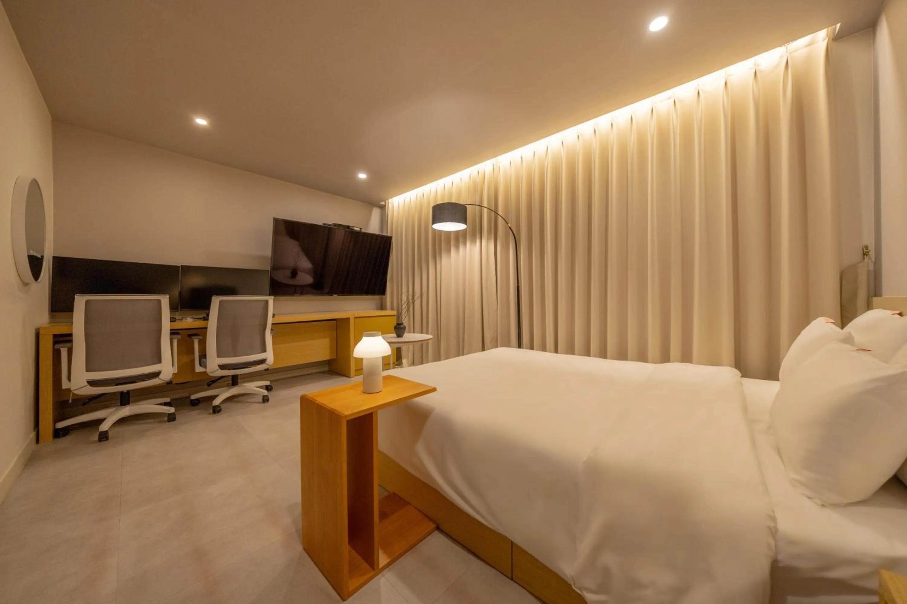 Bed in Nomad Aank Hotel Gumi