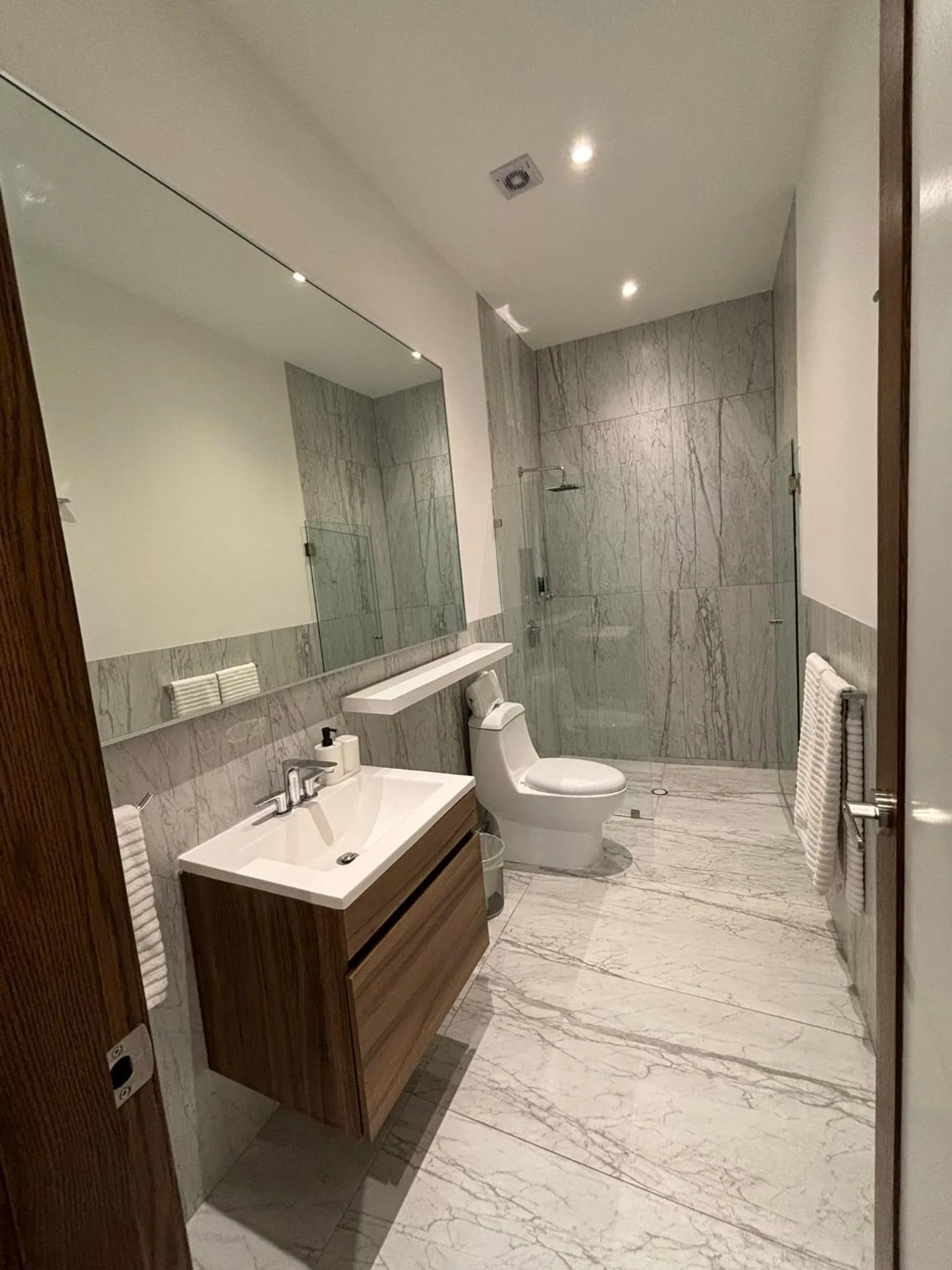 Shower in Casa Herrmann Suites