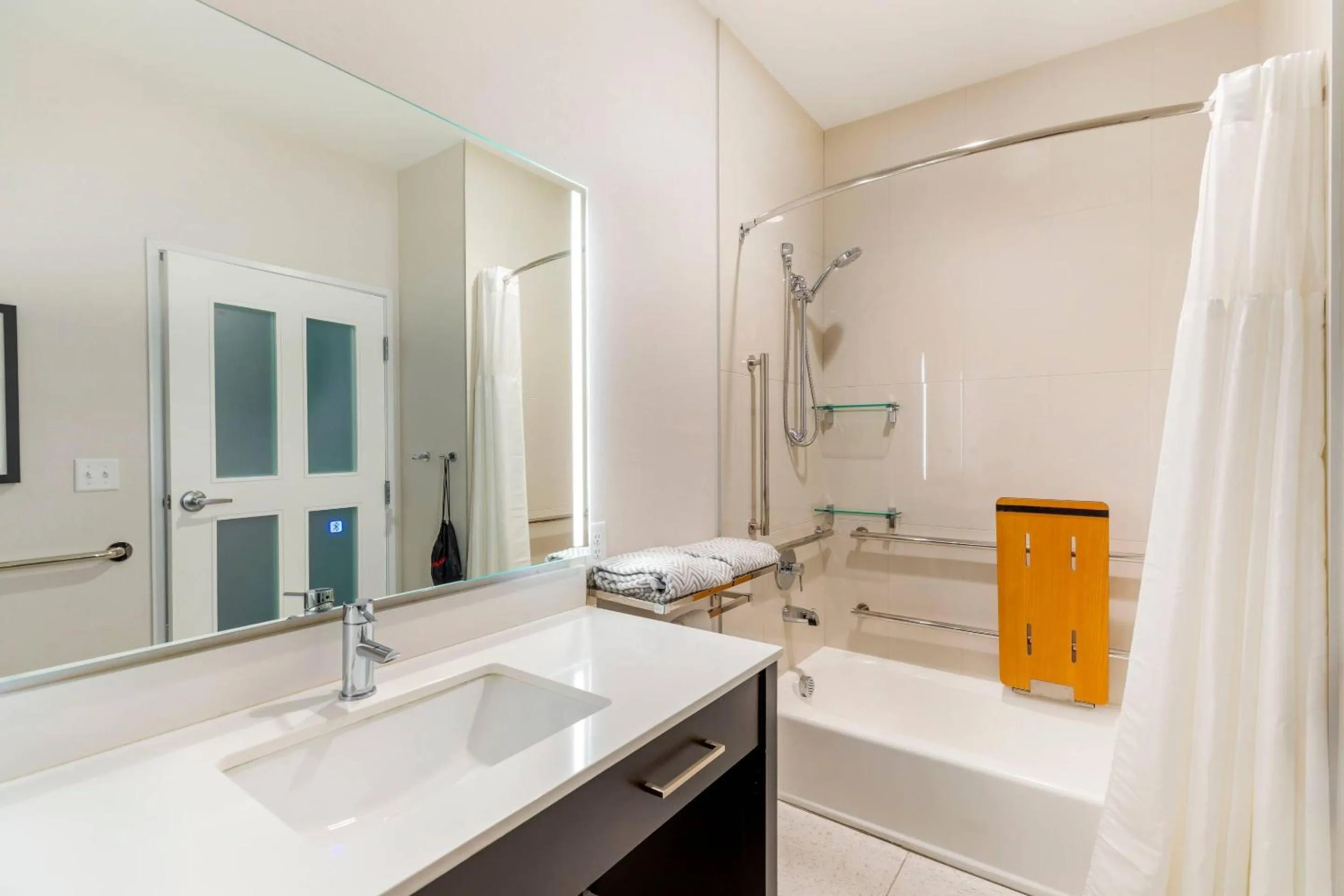 Bedroom in Cambria Hotel Copper Mountain