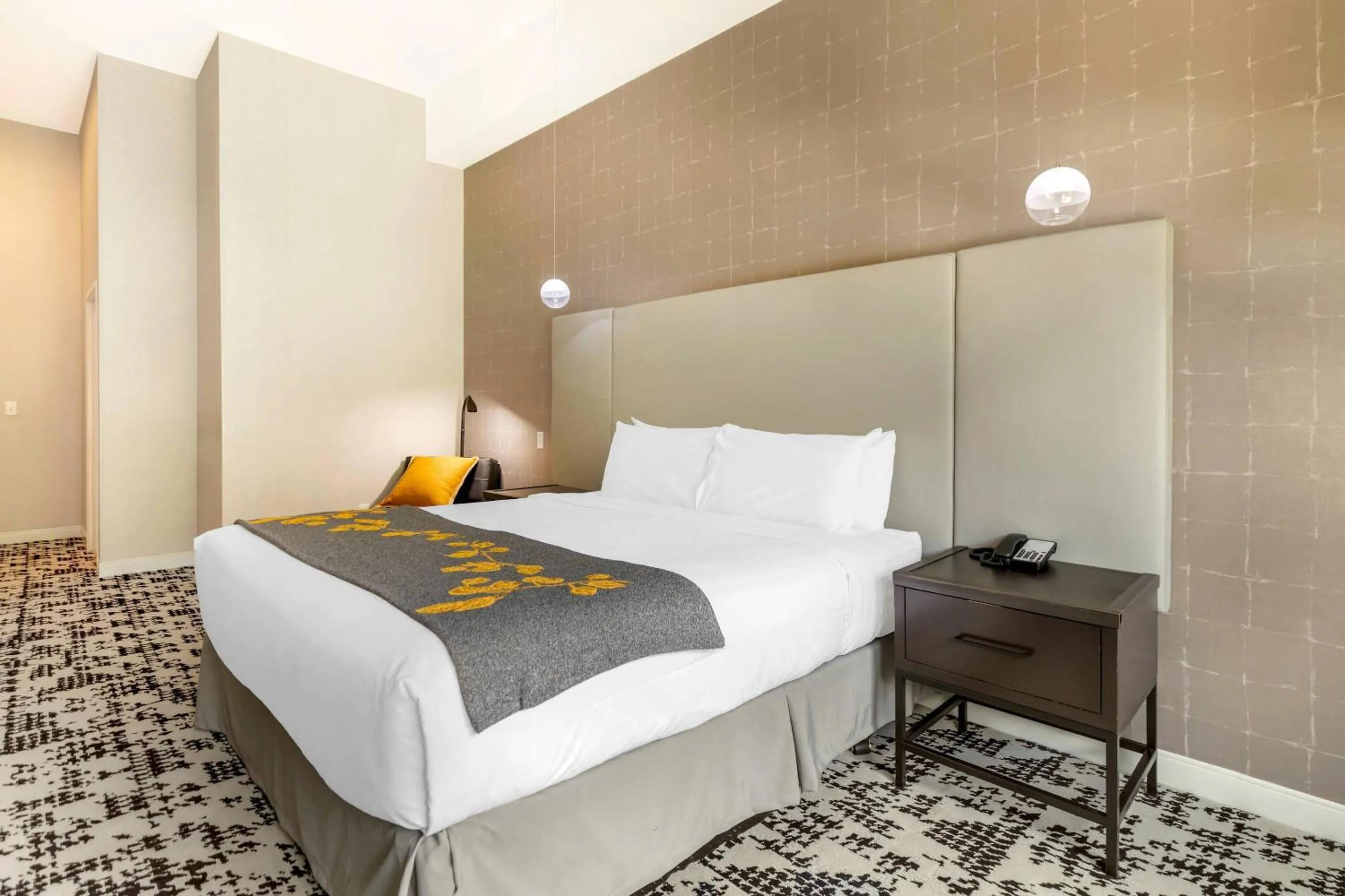 Bedroom, Bed in Cambria Hotel Copper Mountain