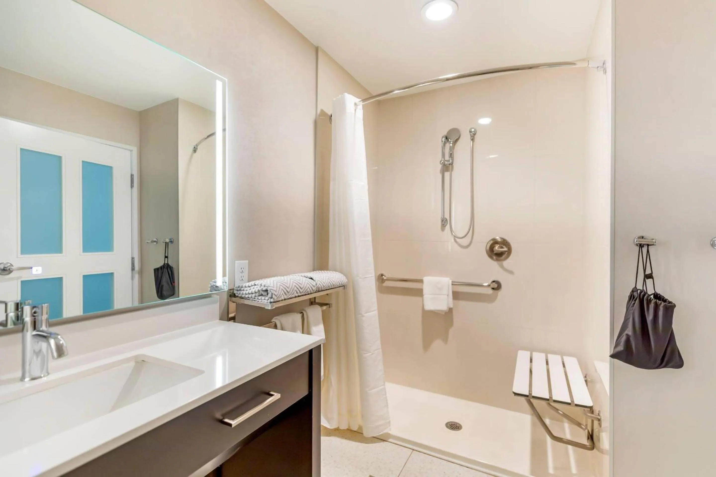 Bedroom in Cambria Hotel Copper Mountain