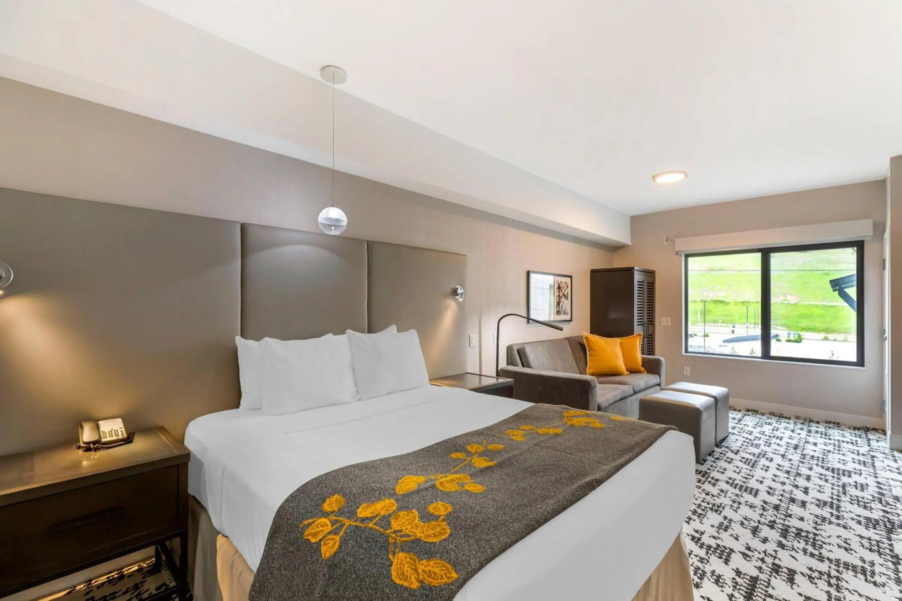 Bedroom, Bed in Cambria Hotel Copper Mountain