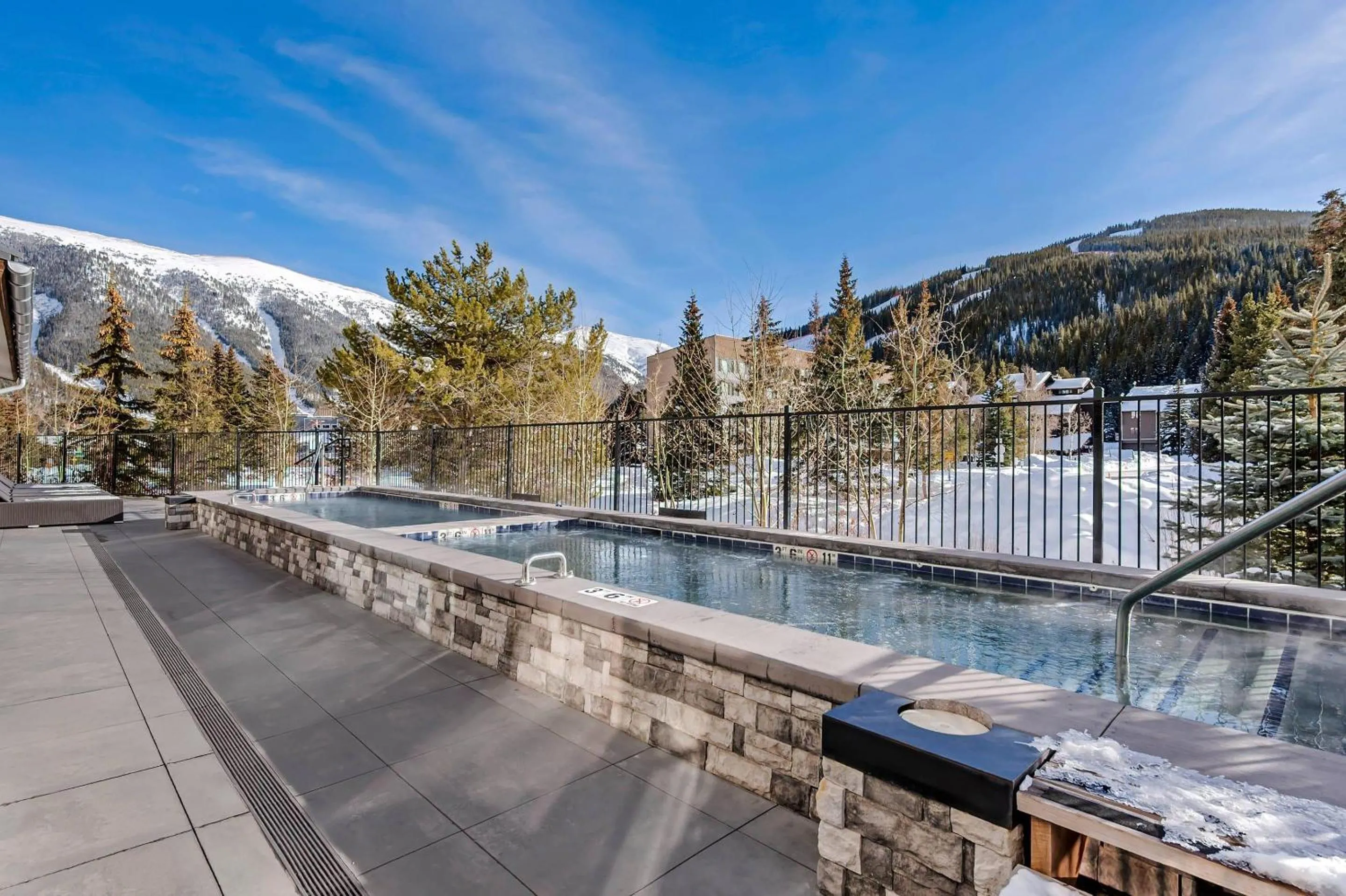Swimming pool in Cambria Hotel Copper Mountain