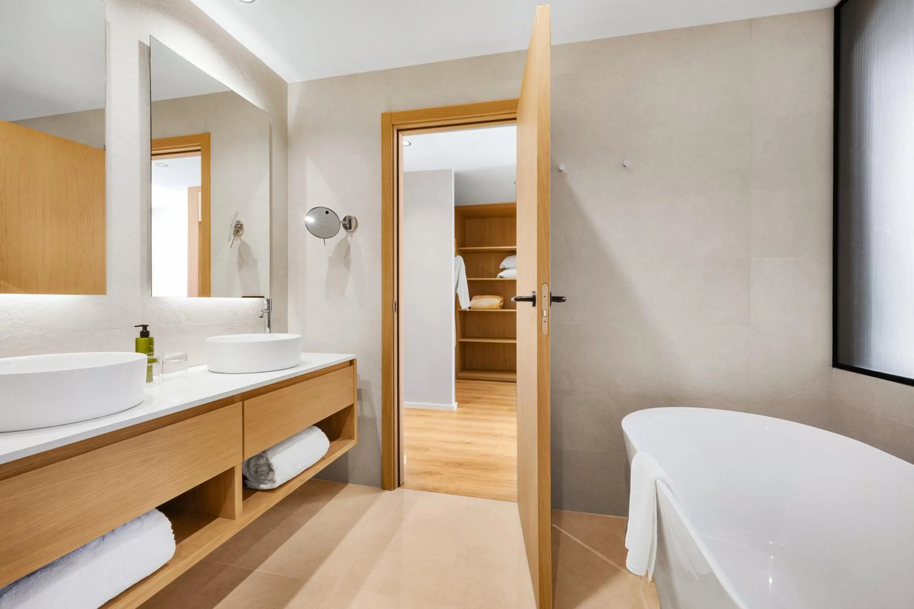 Bathroom, Bed in Protur Sa Coma Playa Hotel & Spa