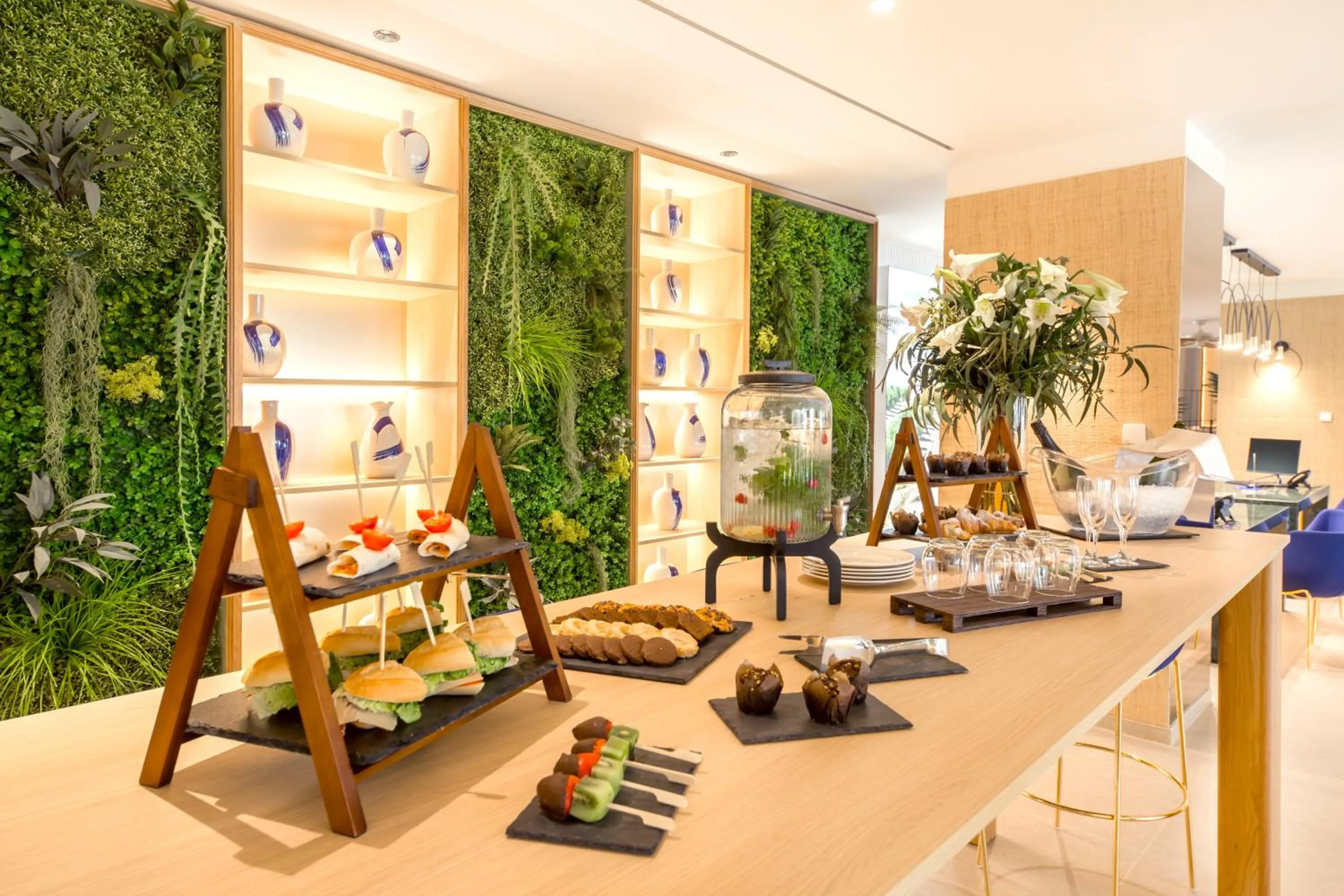 Lounge or bar in FERGUS Style Tobago - Adults Only