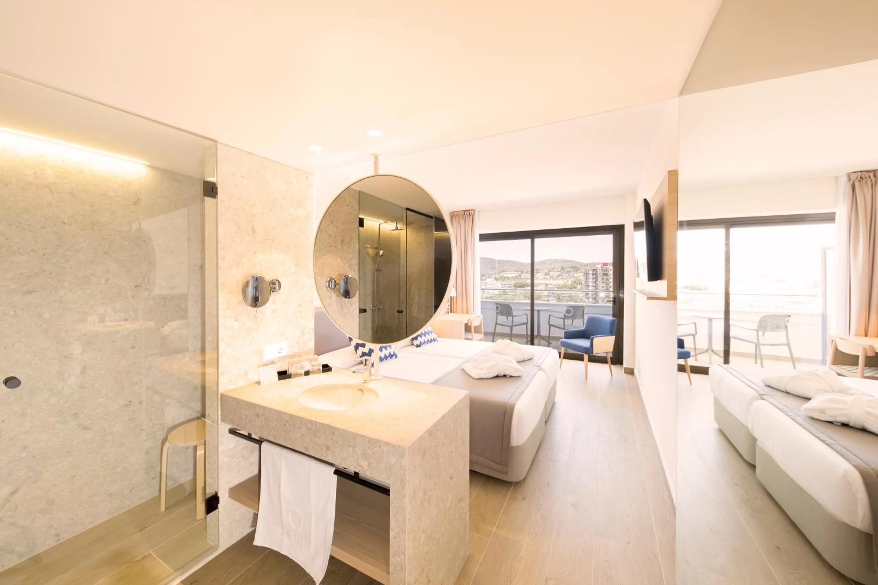 Bedroom, Bed in FERGUS Style Tobago - Adults Only