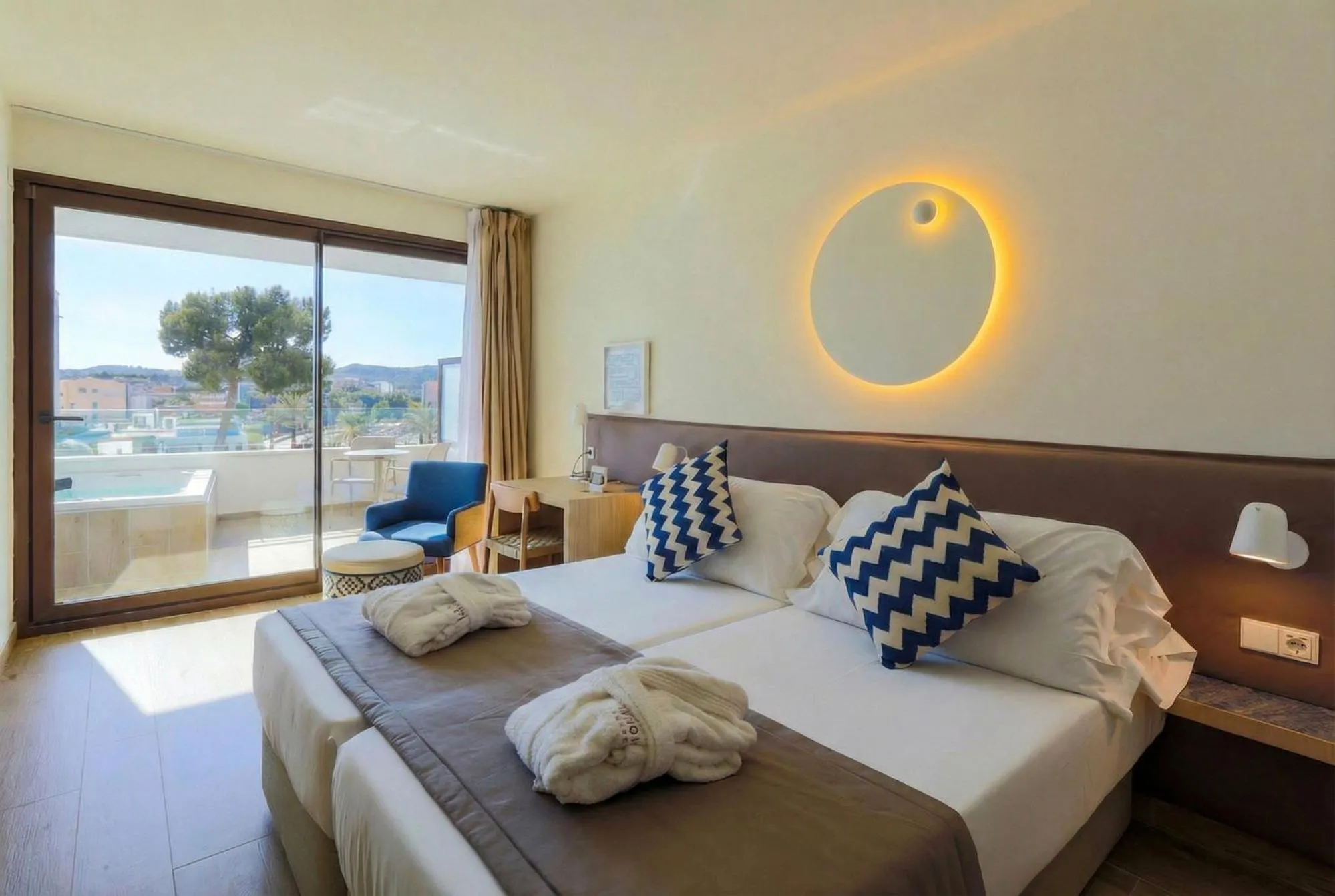 Bed in FERGUS Style Tobago - Adults Only