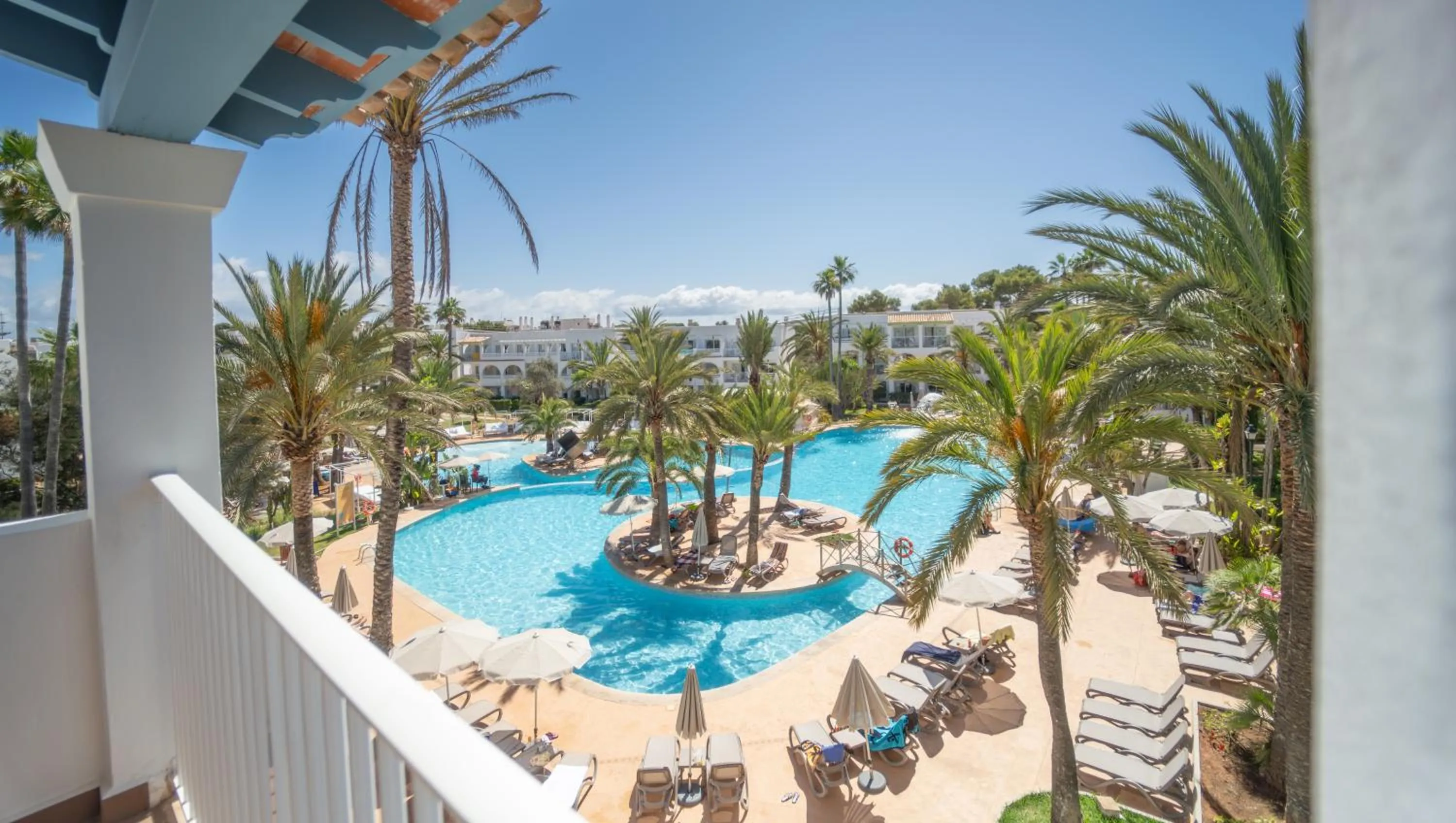 Pool view in Hotel Calimera Fido Gardens