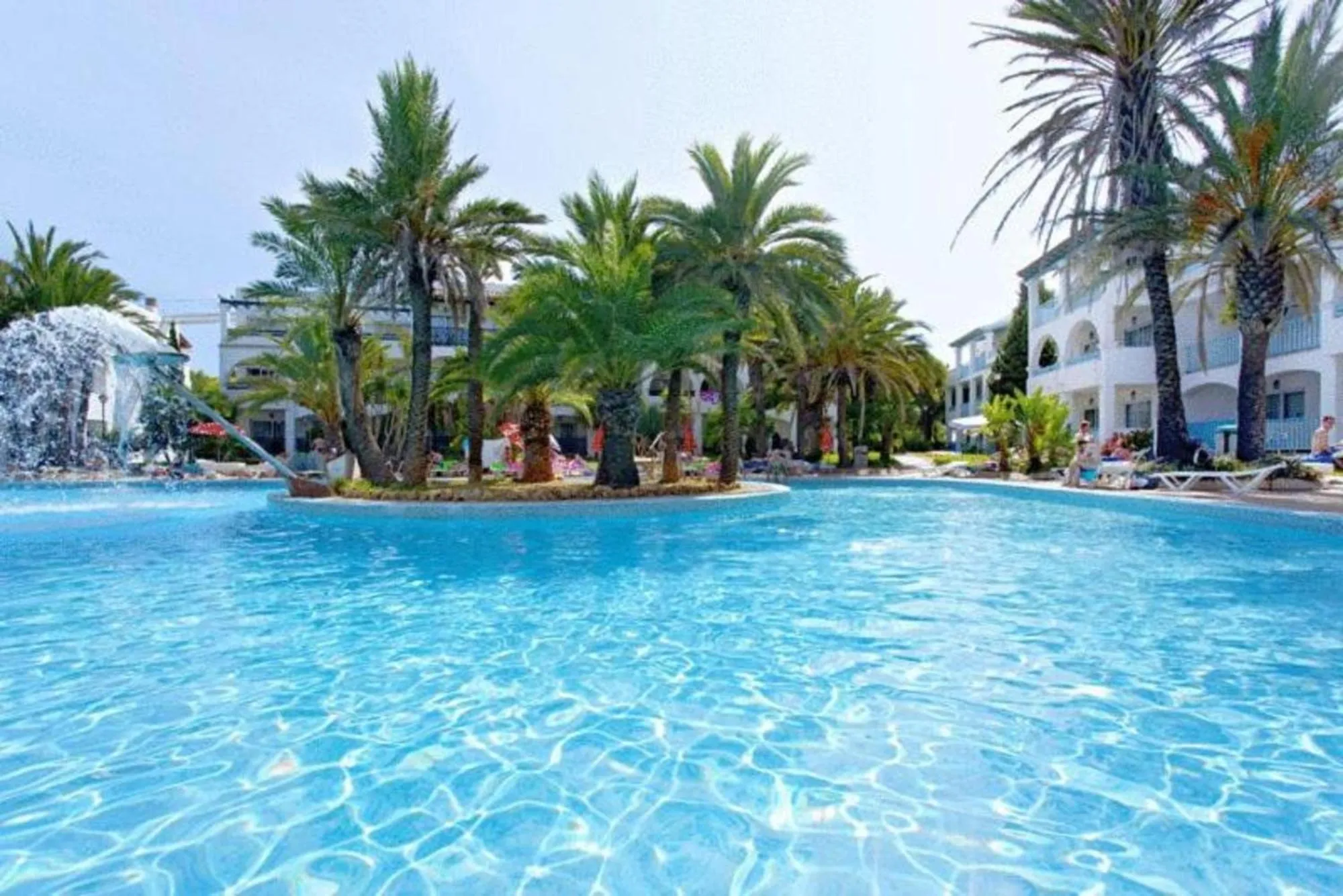 Swimming pool in Hotel Calimera Fido Gardens