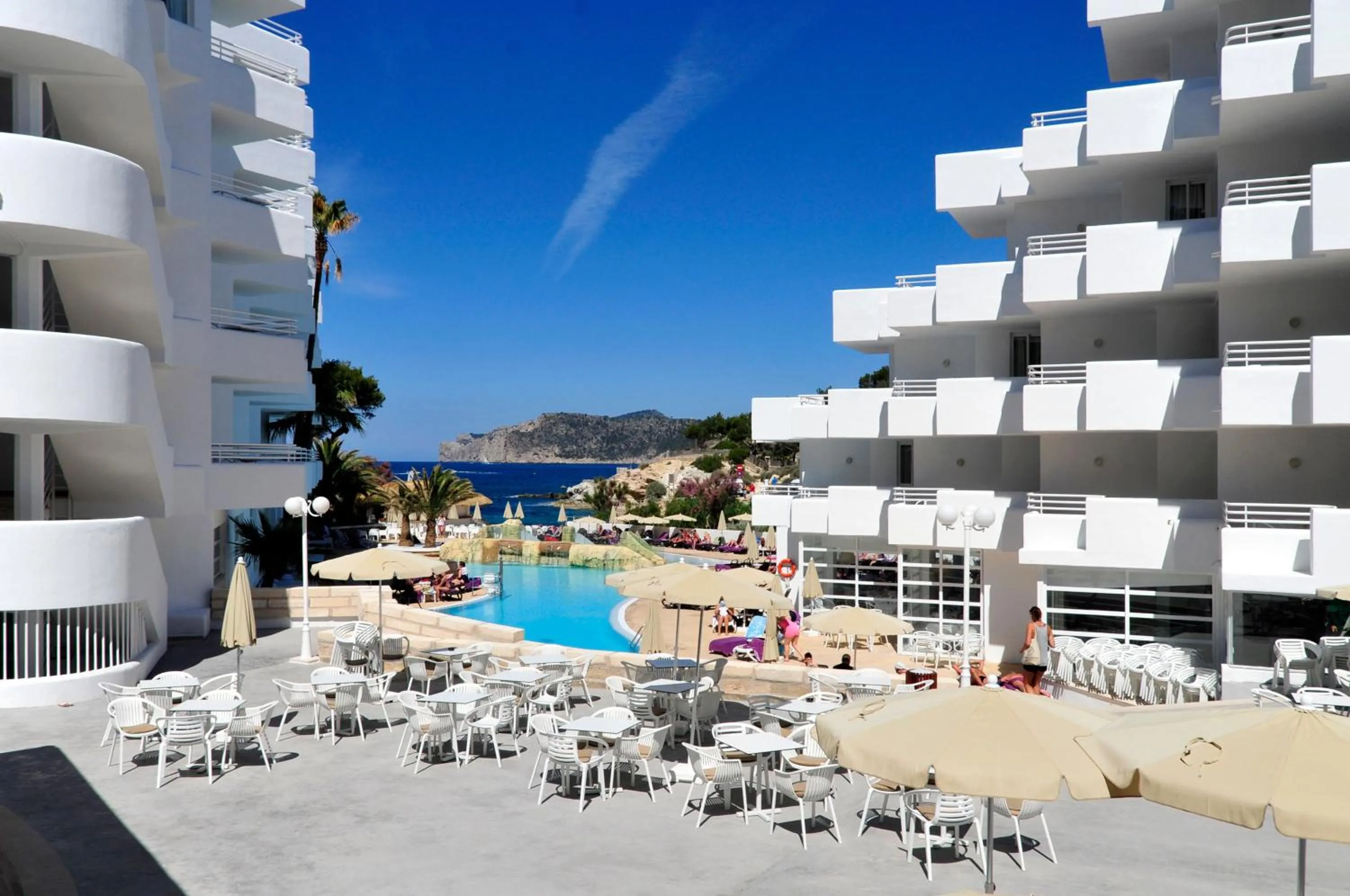 Facade/entrance in FERGUS Style Cala Blanca Suites