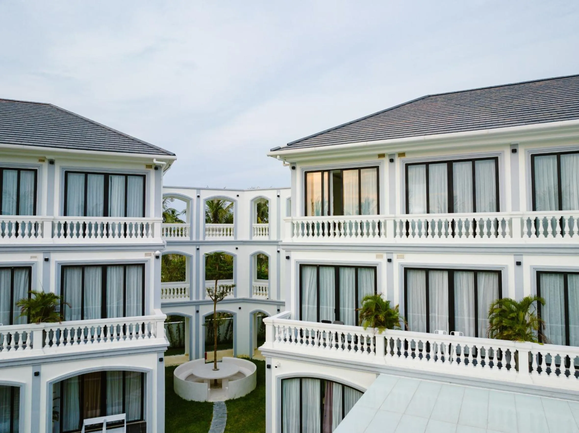 Property building in Moodhoian Riverside Resort & Spa