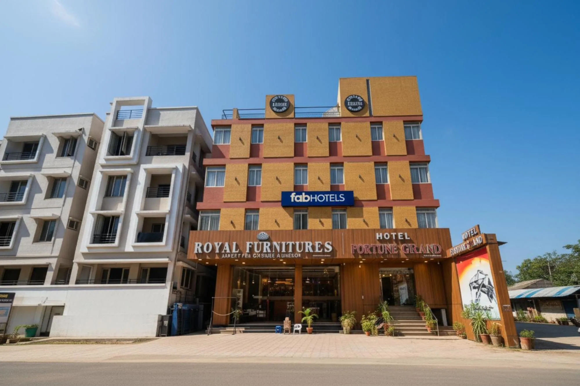 Property building in FabHotel Fortune Grand - Nr Lakdikapul Metro Station