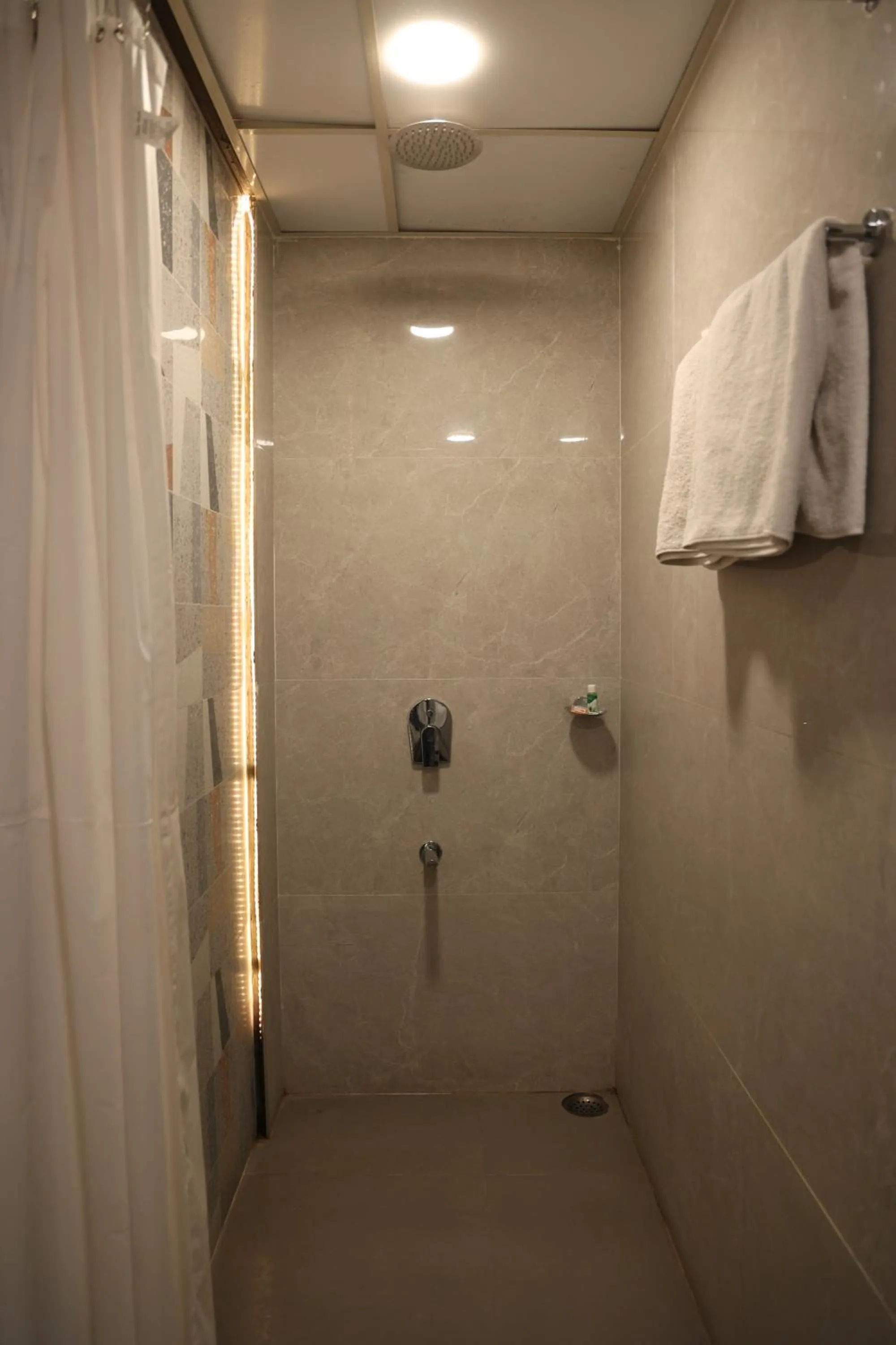 Shower in Hotel Pinaka Inn