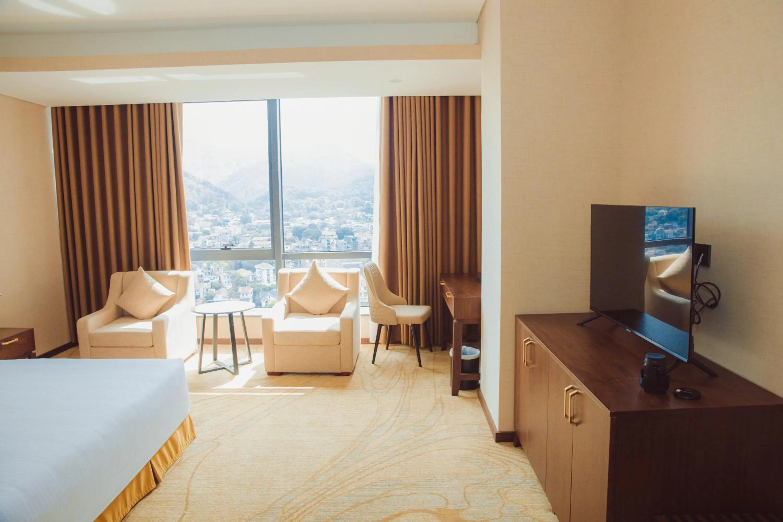 Photo of the whole room, Bed in Muong Thanh Luxury Cao Bang