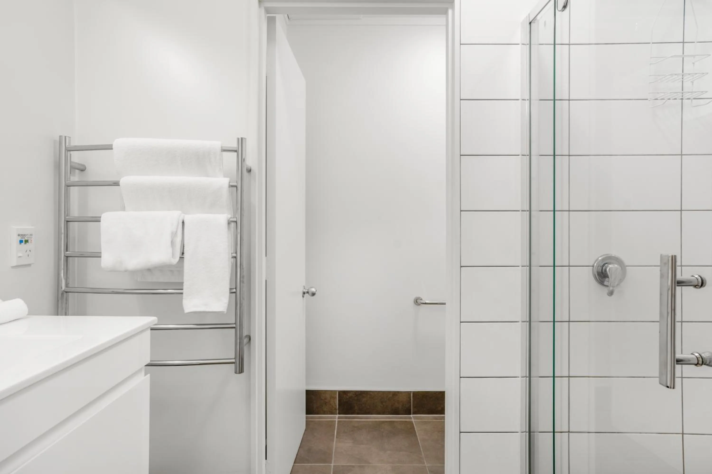 Shower in Capital Lodge Motor Inn