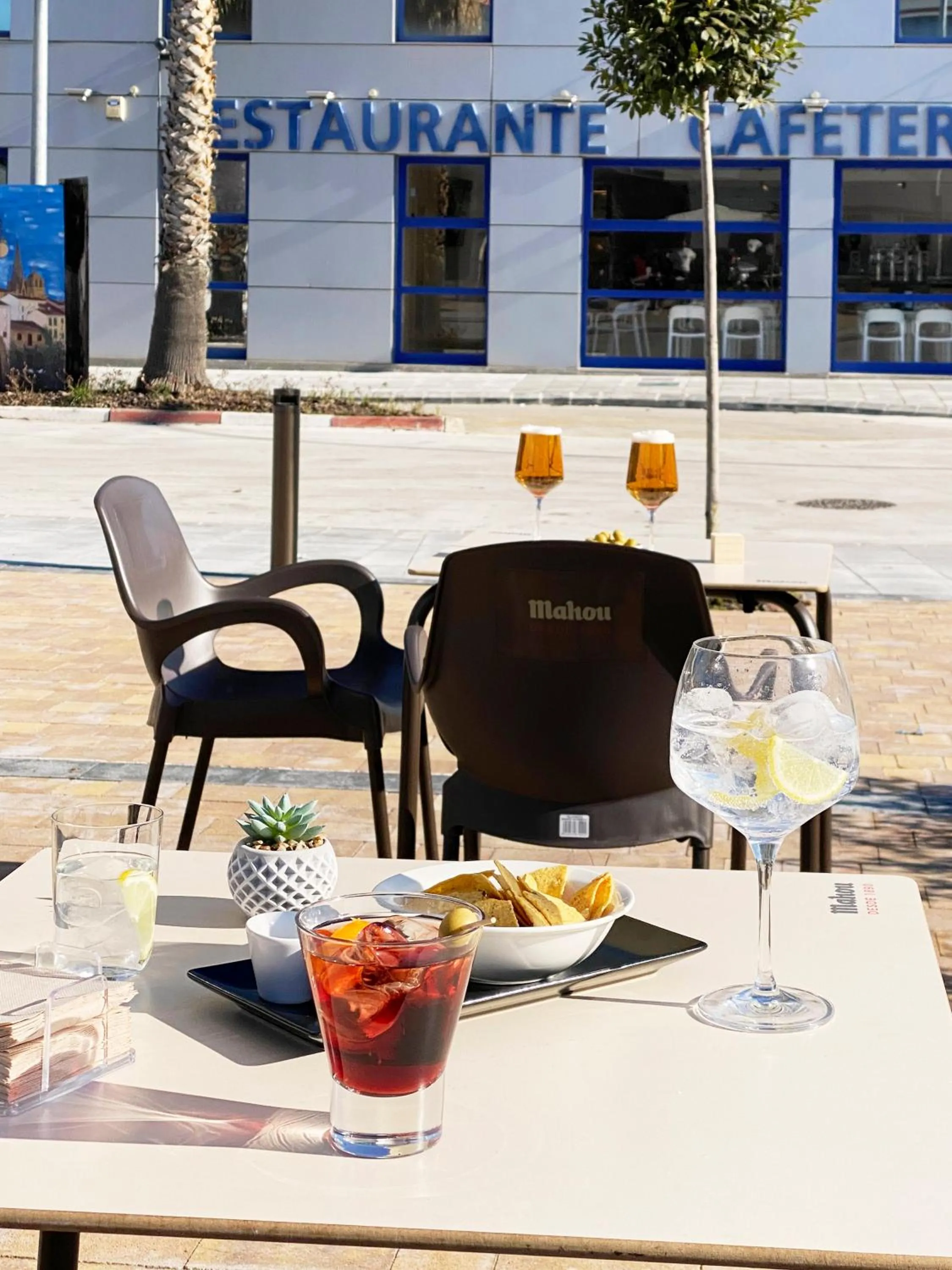 Restaurant/places to eat in Iraipe Logroño Hotel