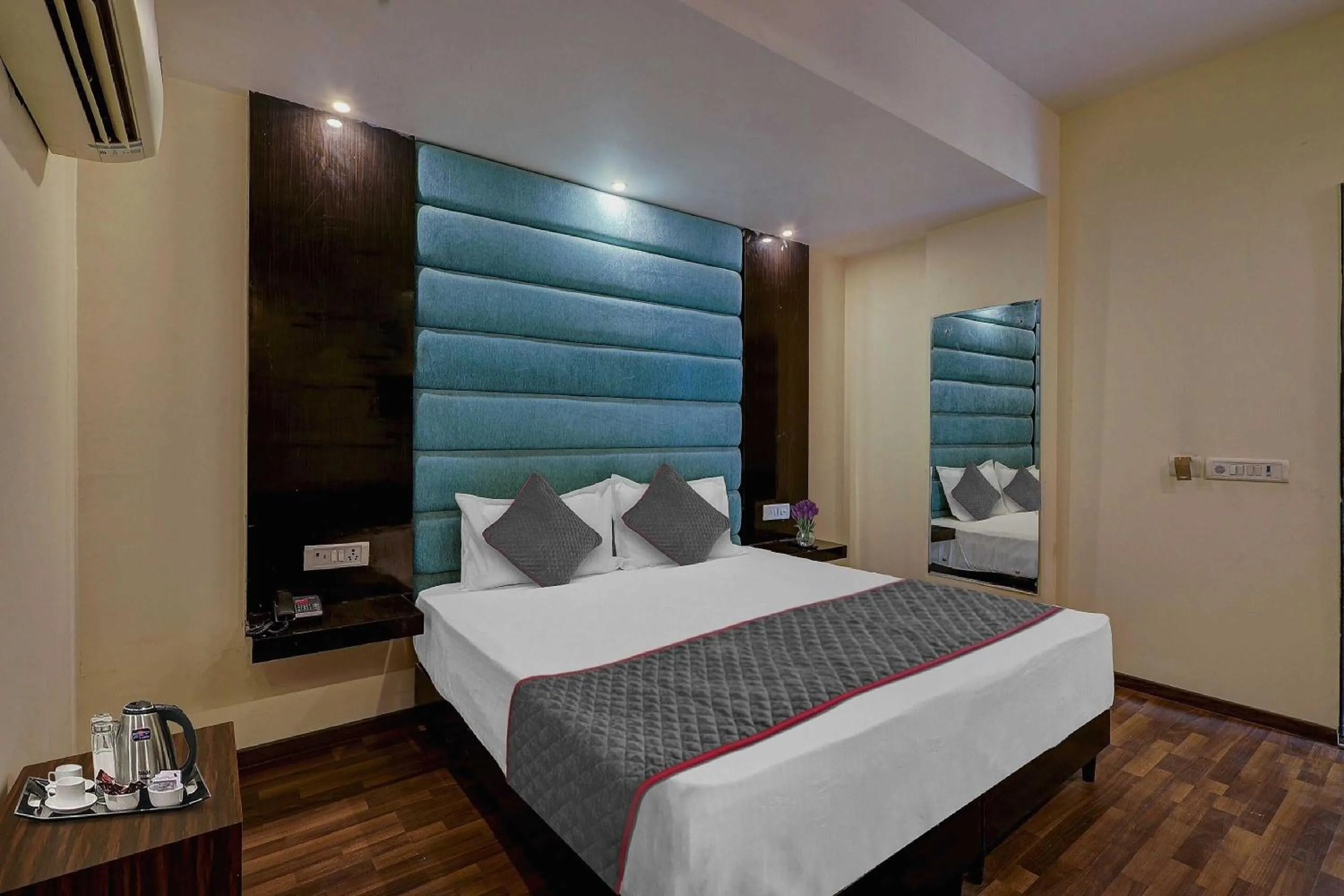 Bedroom, Bed in Hotel O Golden King