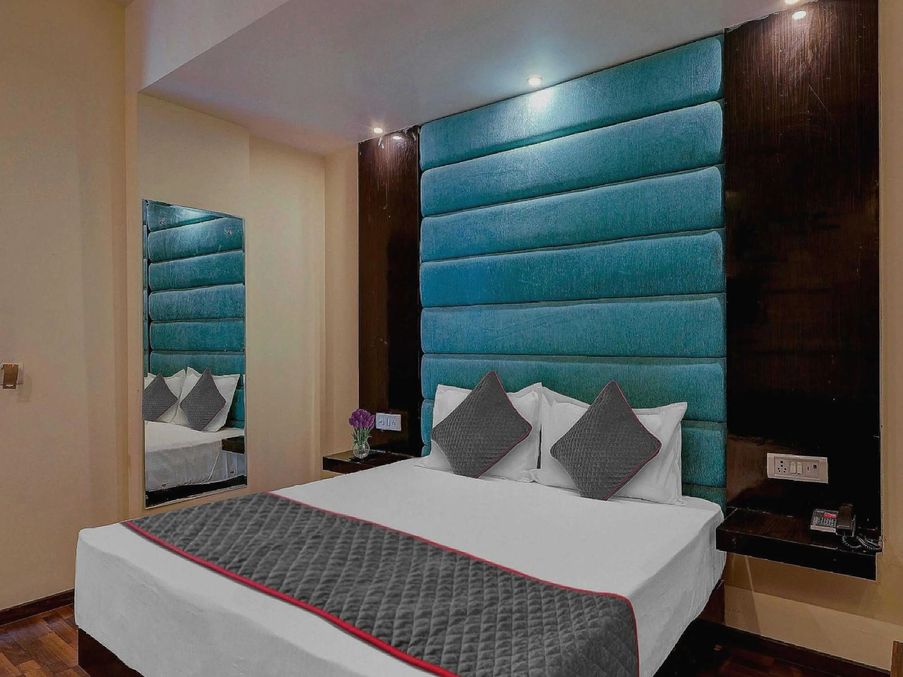 Bedroom, Bed in Hotel O Golden King