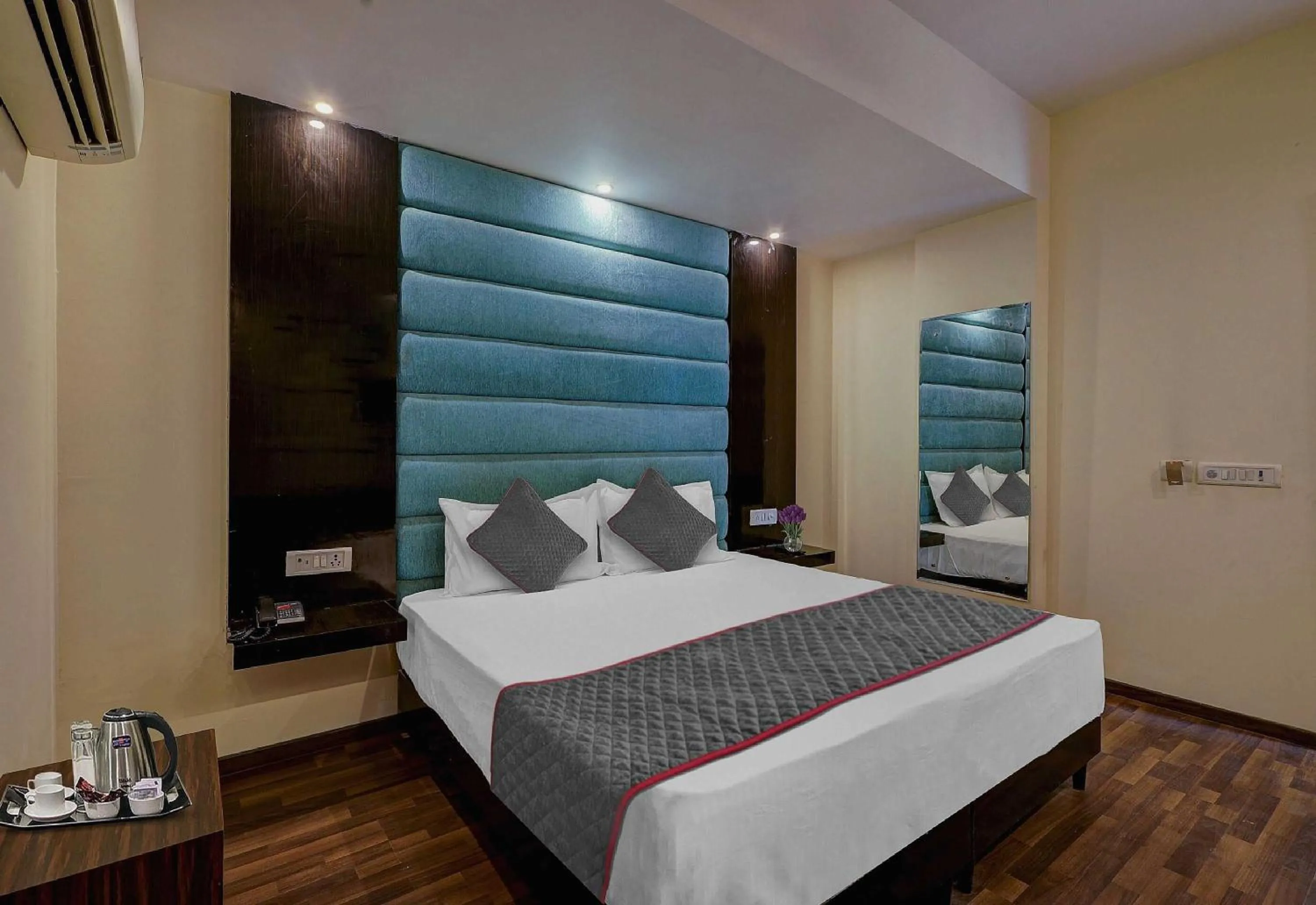 Bedroom, Bed in Hotel O Golden King