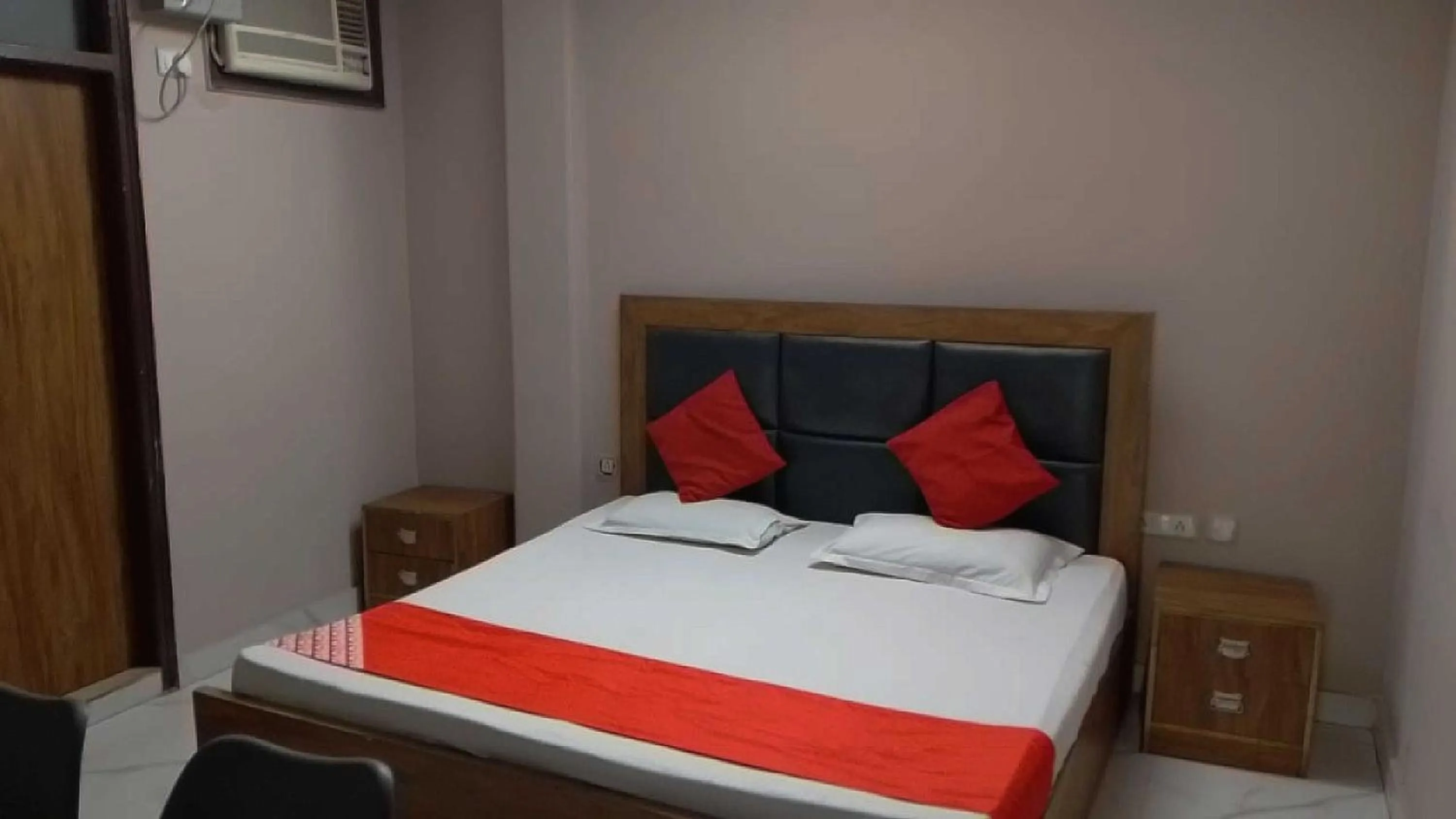 Bedroom, Bed in Hotel O Golden King