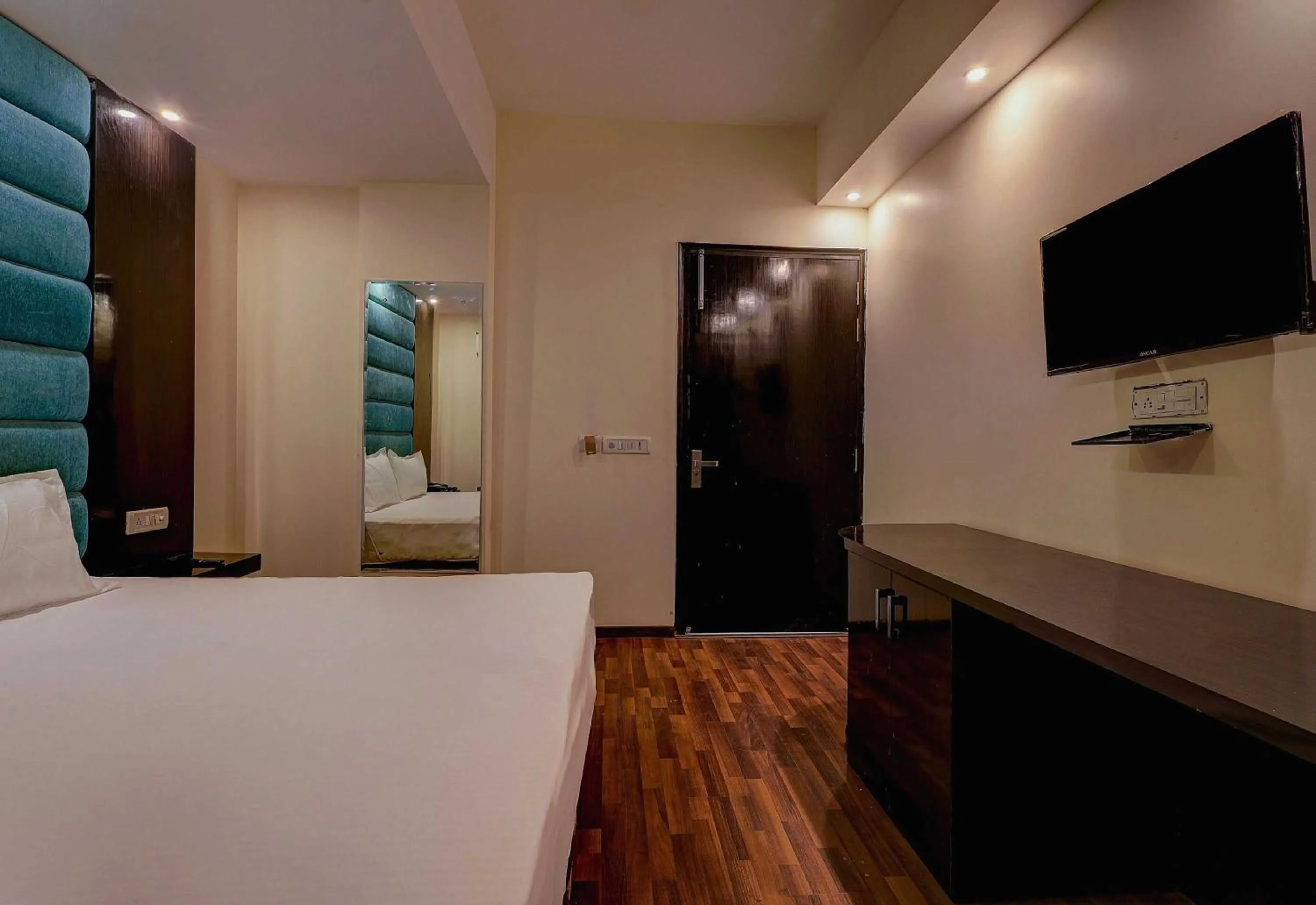 Bedroom, Bed in Hotel O Golden King