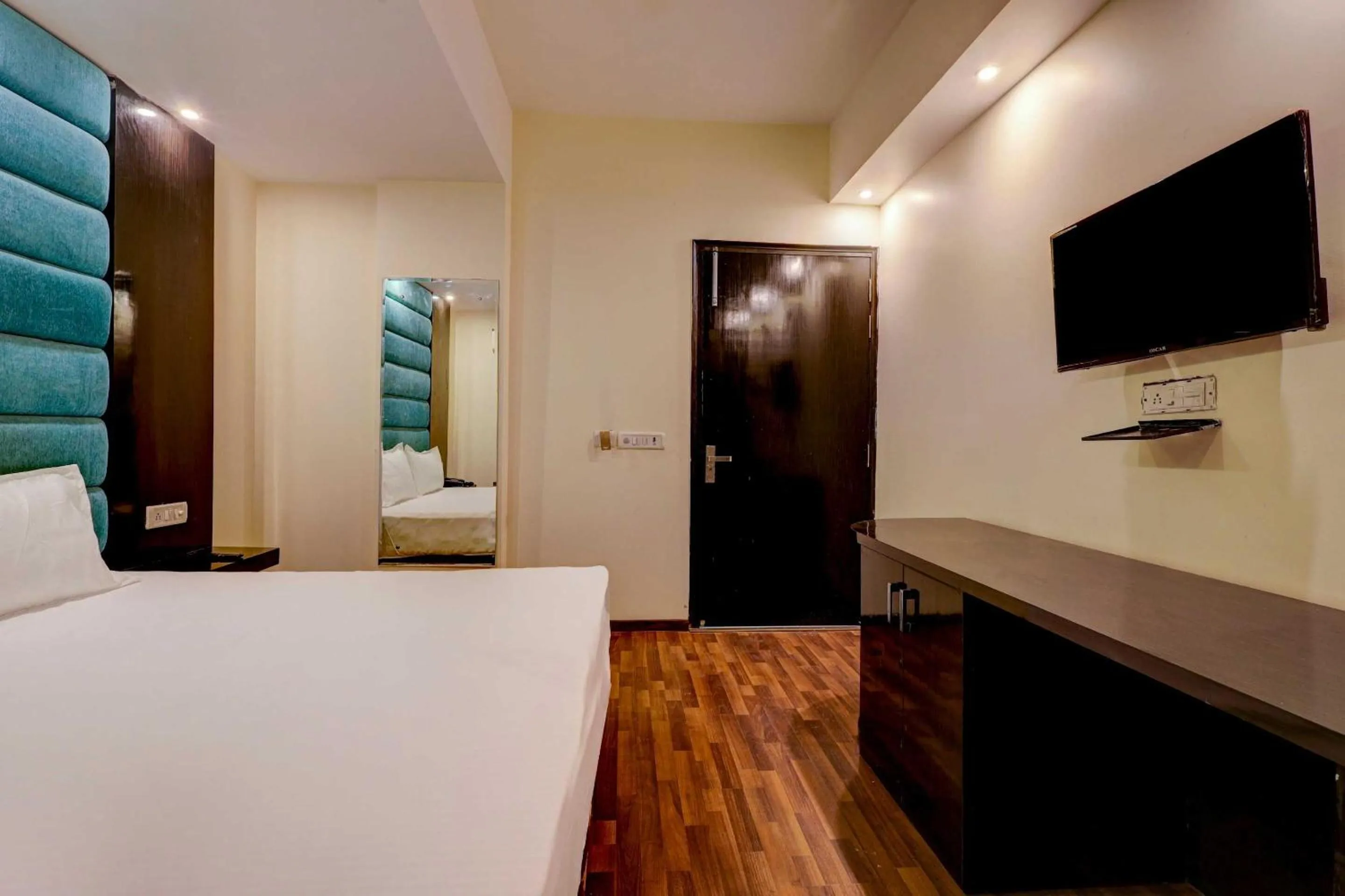 Bedroom, Bed in Hotel O Golden King