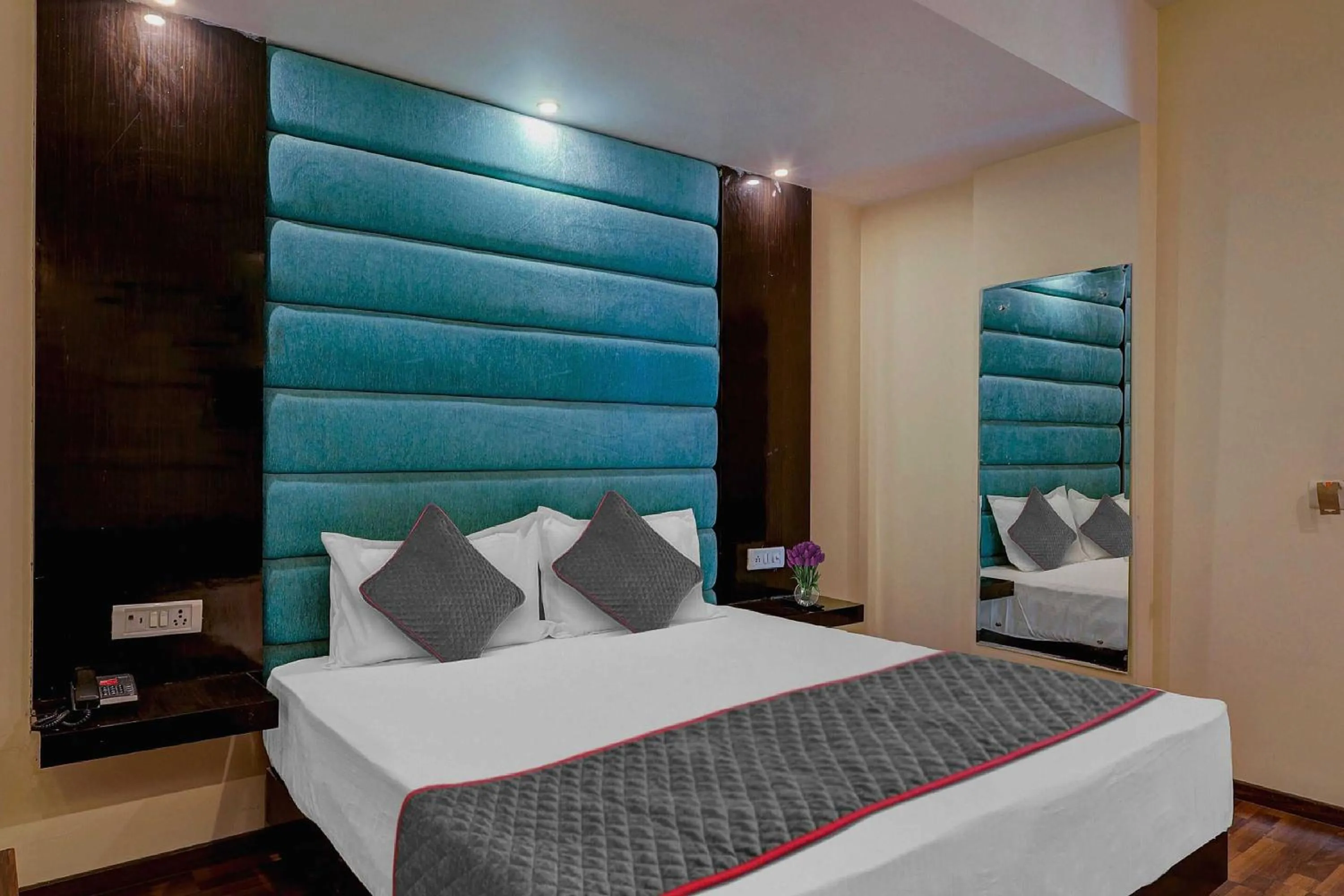 Bedroom, Bed in Hotel O Golden King