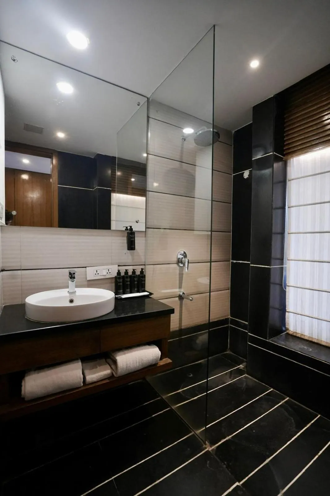 Wood Creek Resort & Spa Kasauli