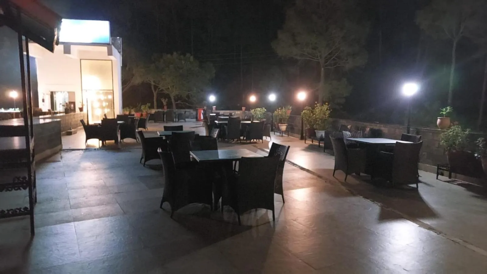 Restaurant/places to eat in Wood Creek Resort & Spa Kasauli