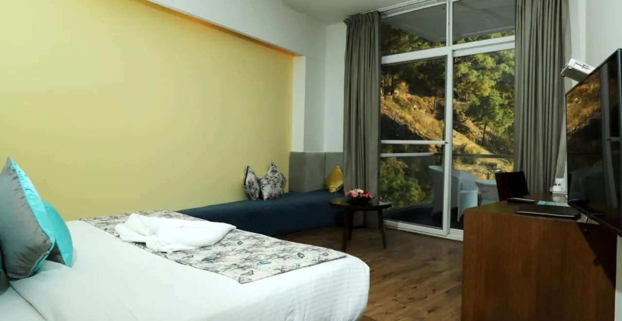 Bedroom, Bed in Wood Creek Resort & Spa Kasauli
