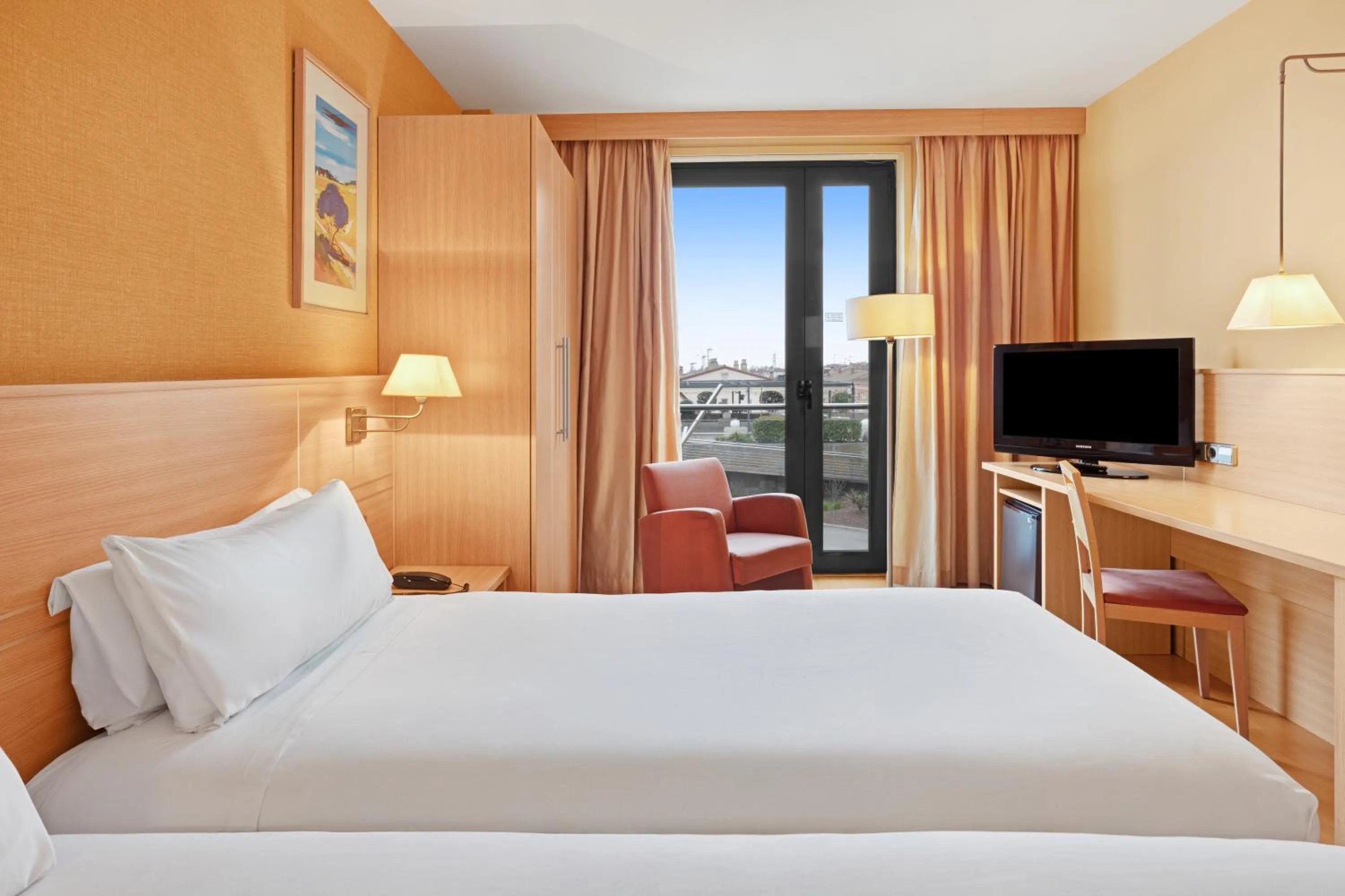 Bedroom, Bed in B&B HOTEL Tarragona Valls