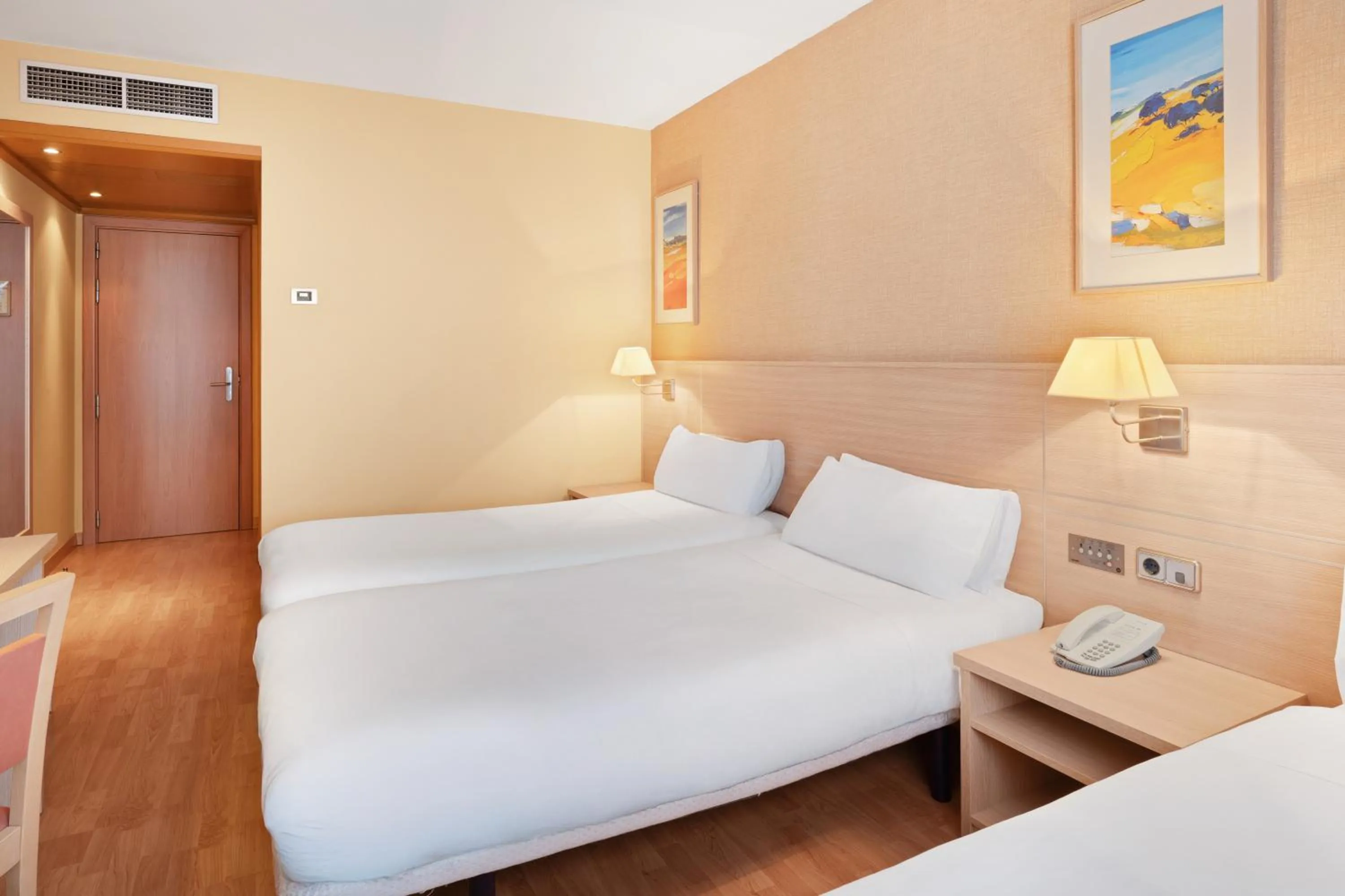 Bed in B&B HOTEL Tarragona Valls