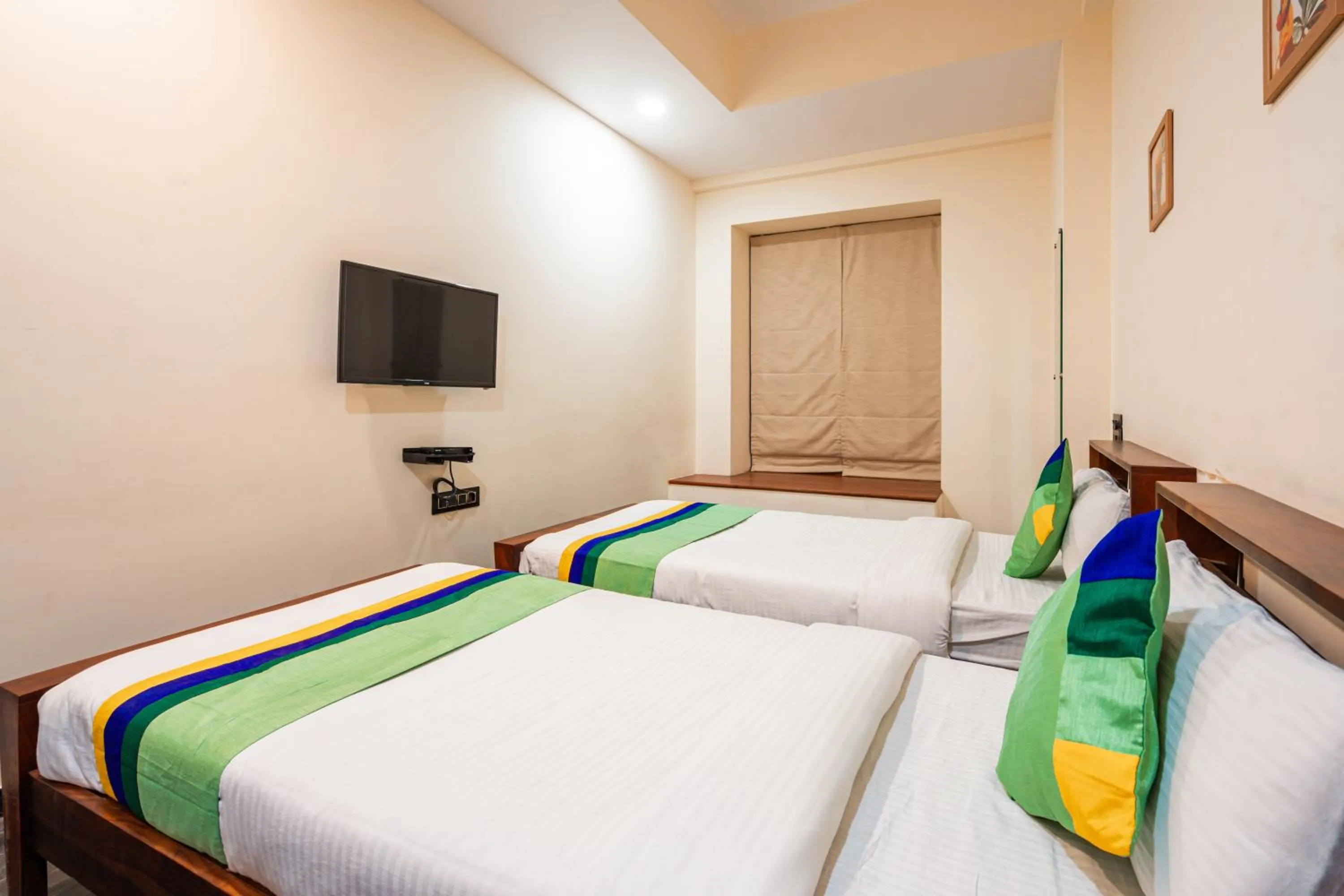 Bedroom, Bed in Treebo Premium The Memoir, Ramdaspeth