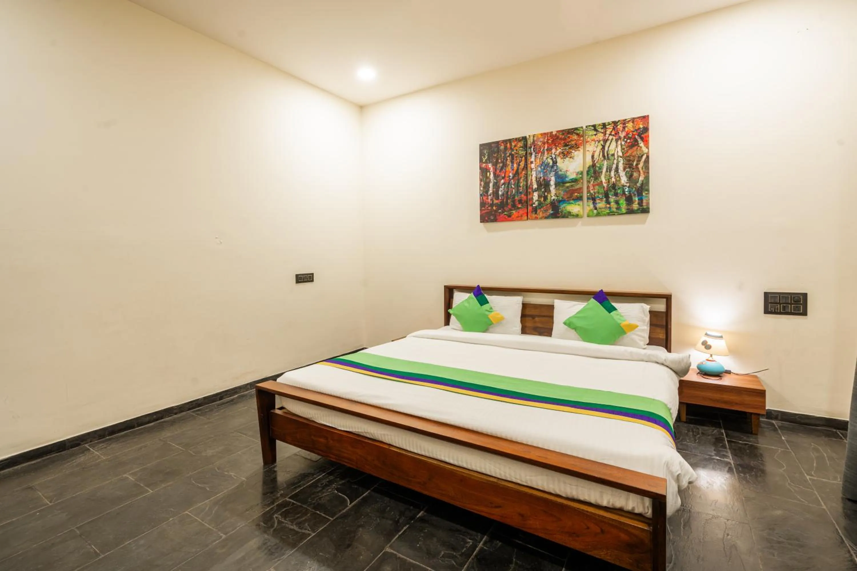 Bedroom, Bed in Treebo Premium The Memoir, Ramdaspeth