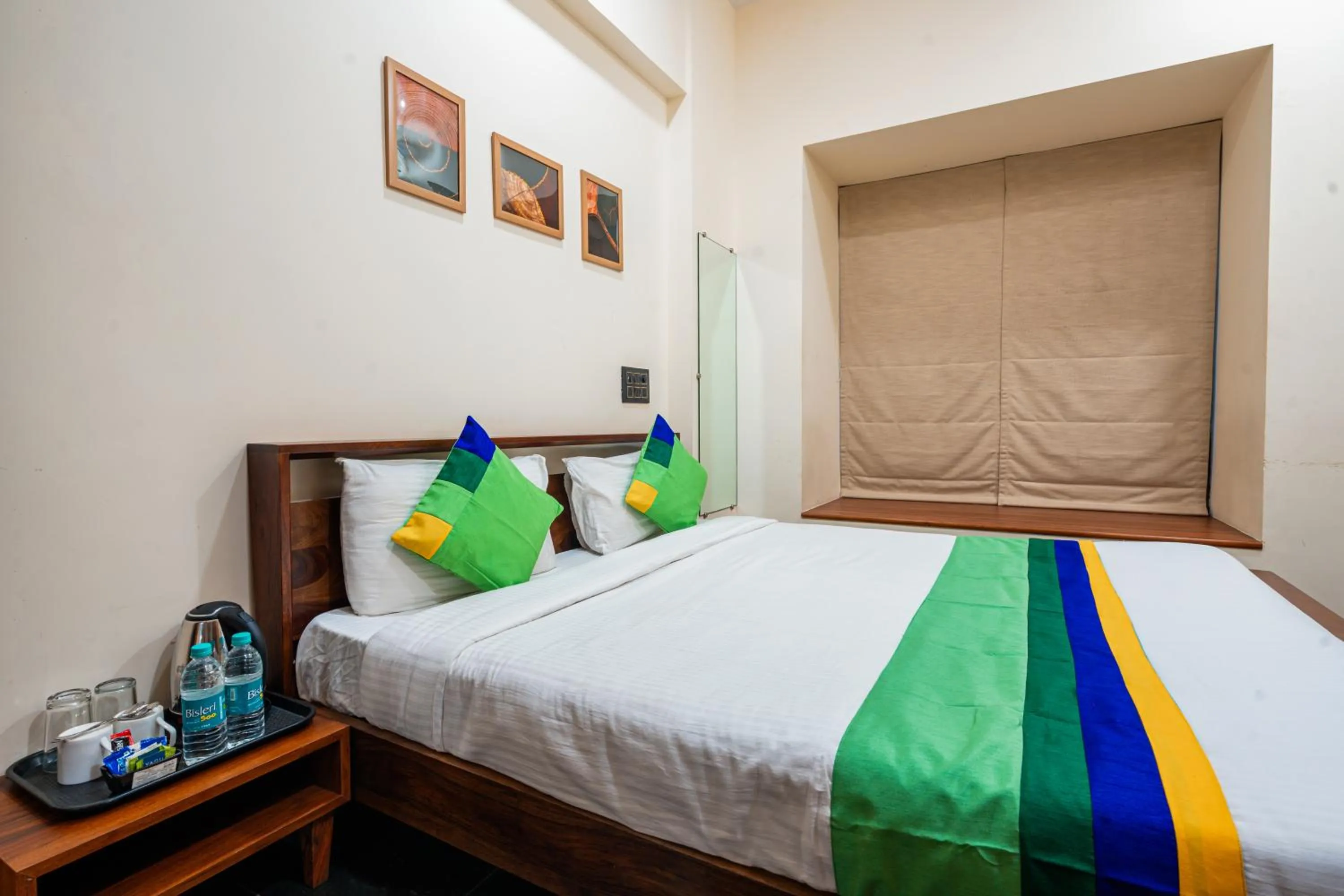 Bedroom, Bed in Treebo Premium The Memoir, Ramdaspeth