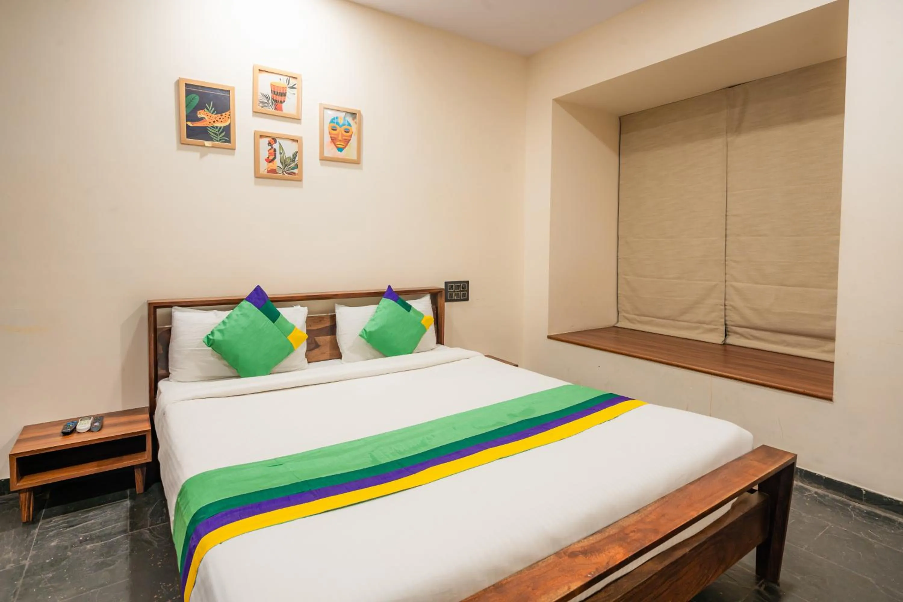 Bedroom, Bed in Treebo Premium The Memoir, Ramdaspeth