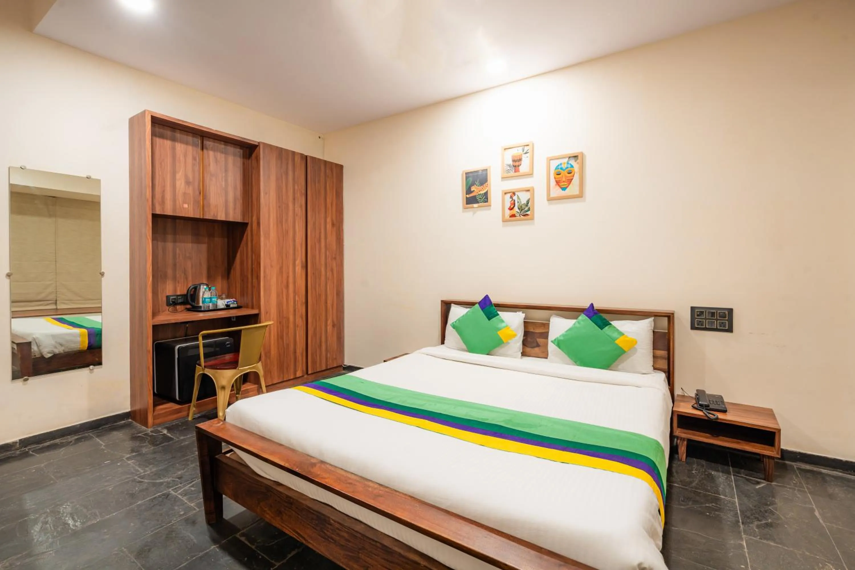 Bedroom, Bed in Treebo Premium The Memoir, Ramdaspeth