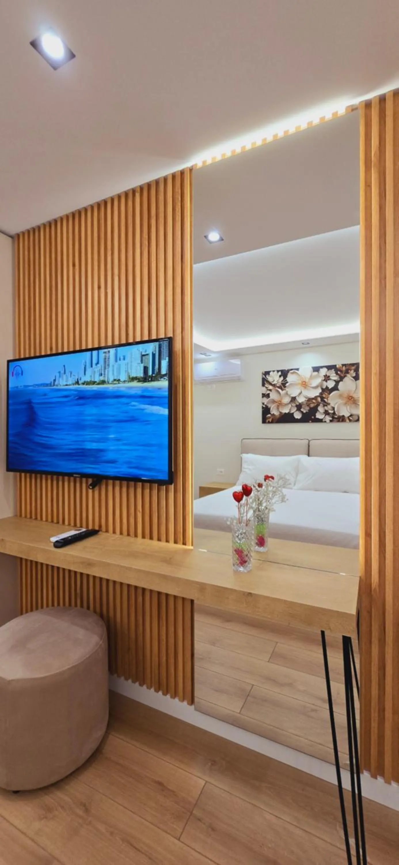 TV and multimedia in Arkle Apartments 2