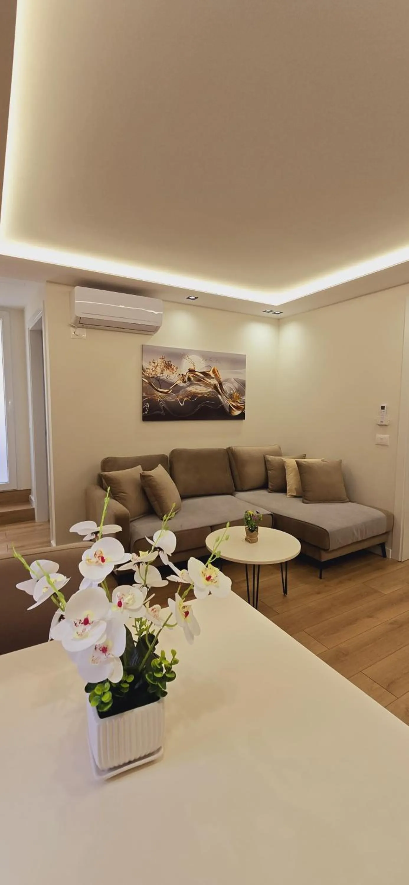 Living room, Bed in Arkle Apartments 2