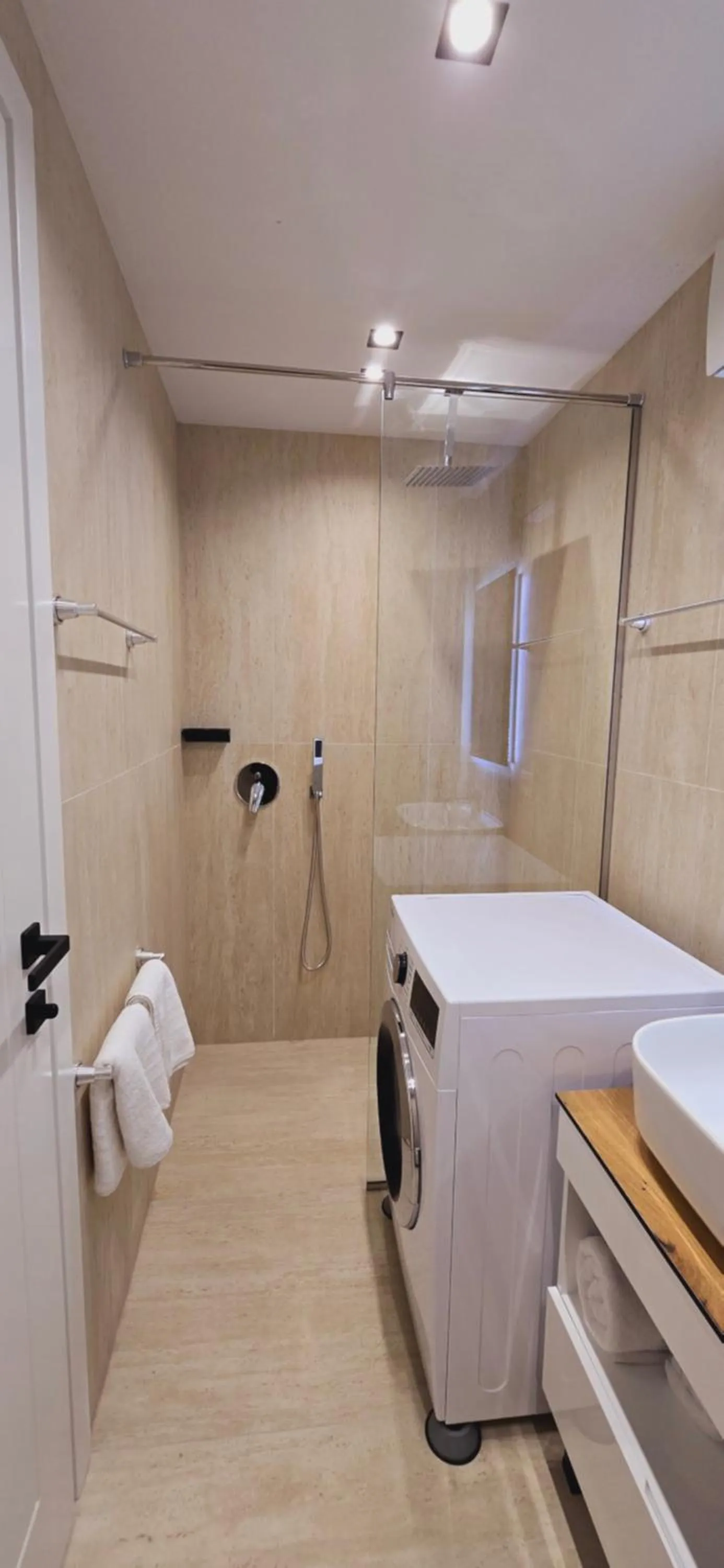 Shower in Arkle Apartments 2