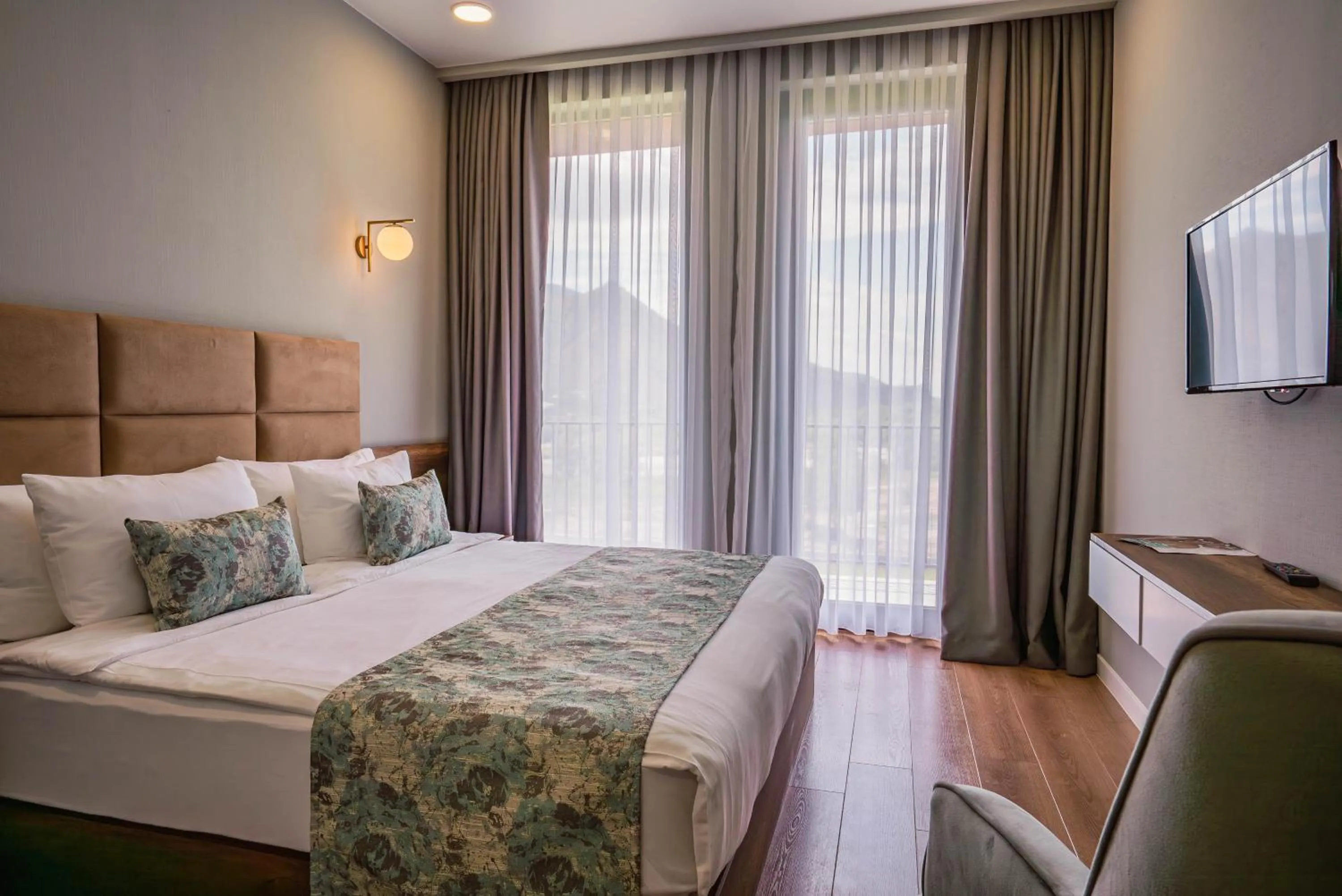 Bedroom, Bed in Gori Inn