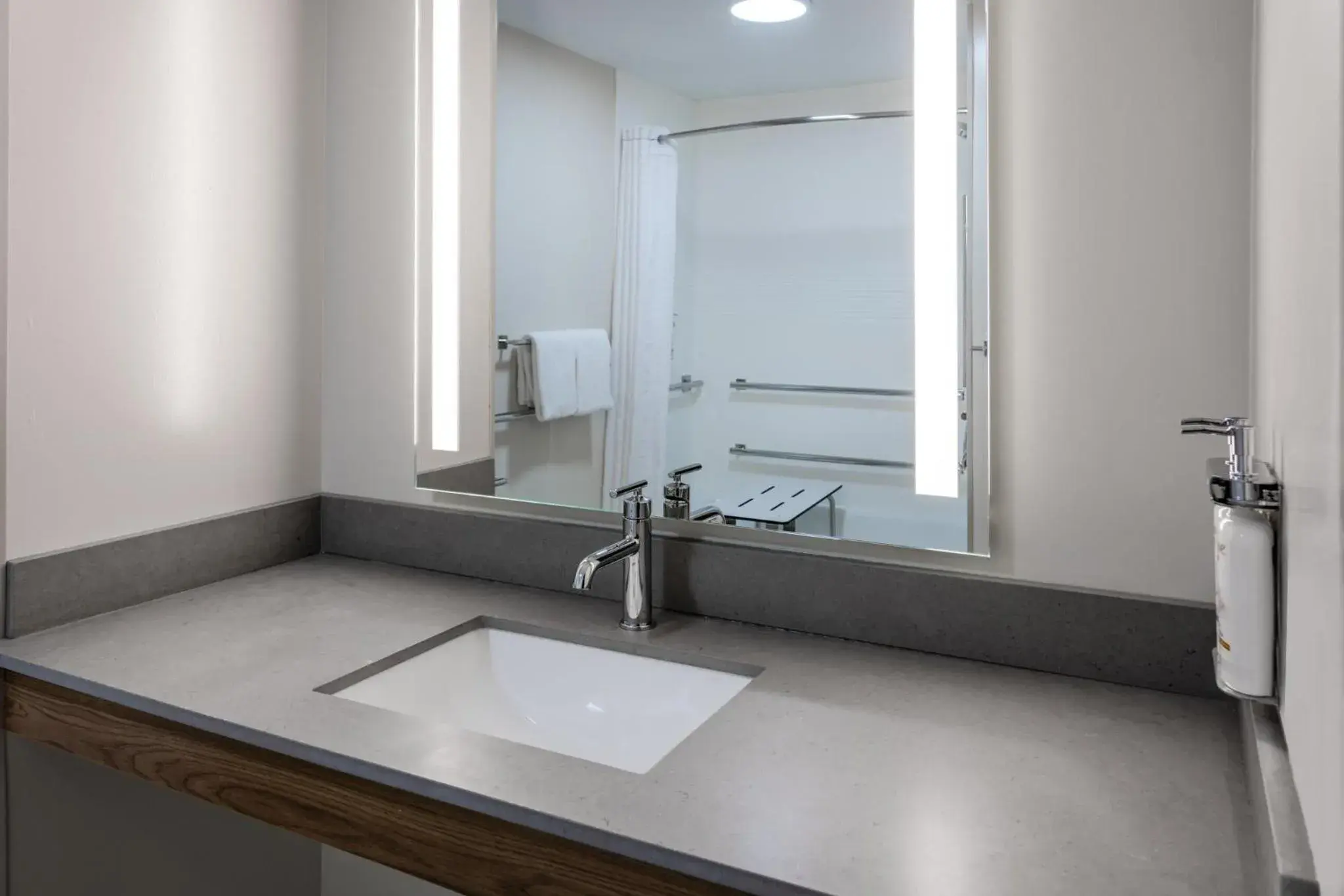 Studio King Suite with Mobility Accessible Transfer Shower in Candlewood Suites - Atlanta - Kennesaw by IHG Studio King Suite with Mobility Accessible Transfer Shower in Candlewood Suites - Atlanta - Kennesaw by IHG