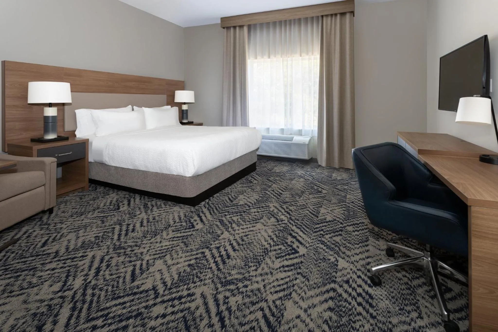Photo of the whole room, Bed in Candlewood Suites - Atlanta - Kennesaw by IHG