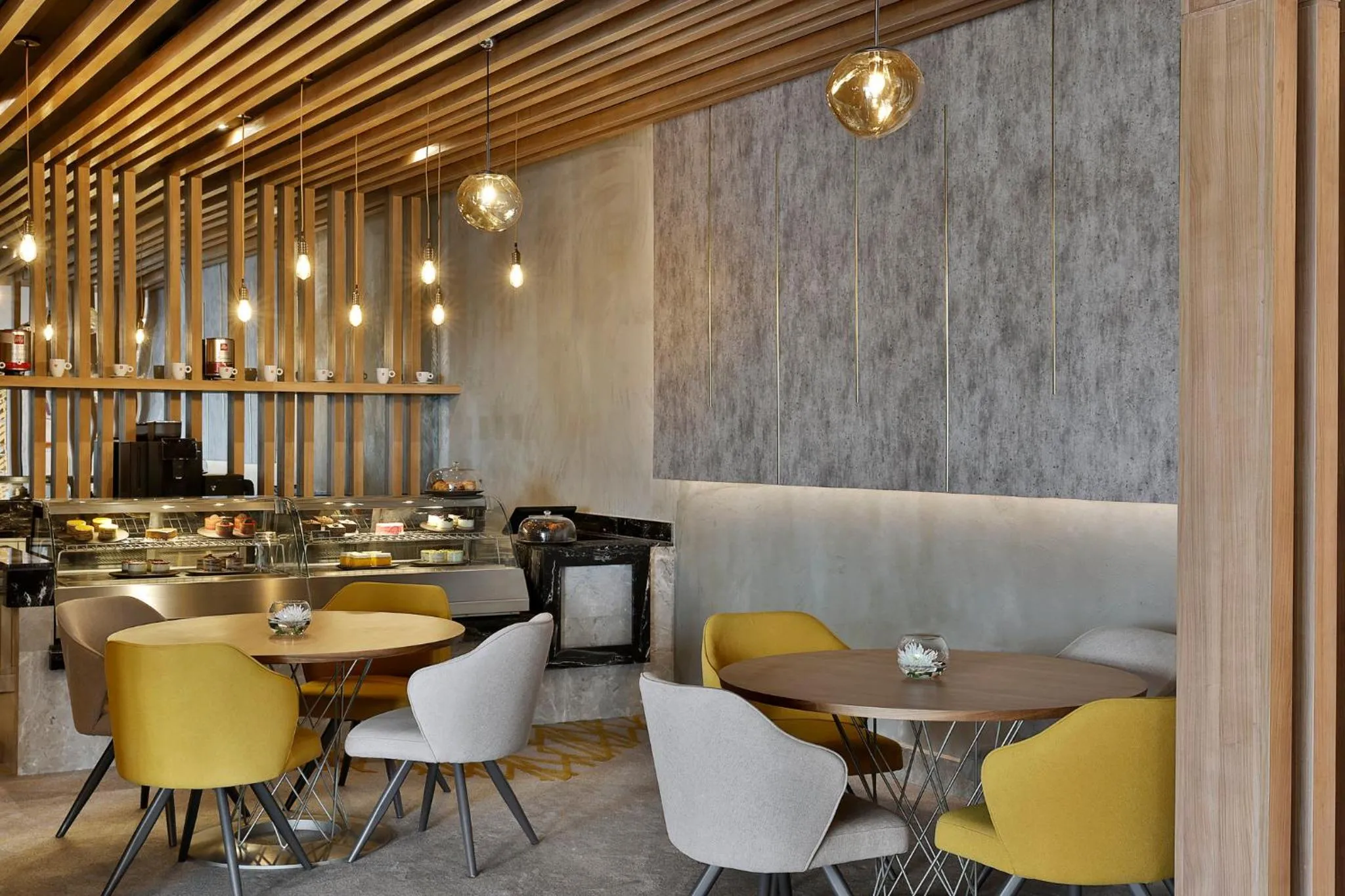 Lounge or bar in Holiday Inn & Suites - Al Khobar by IHG