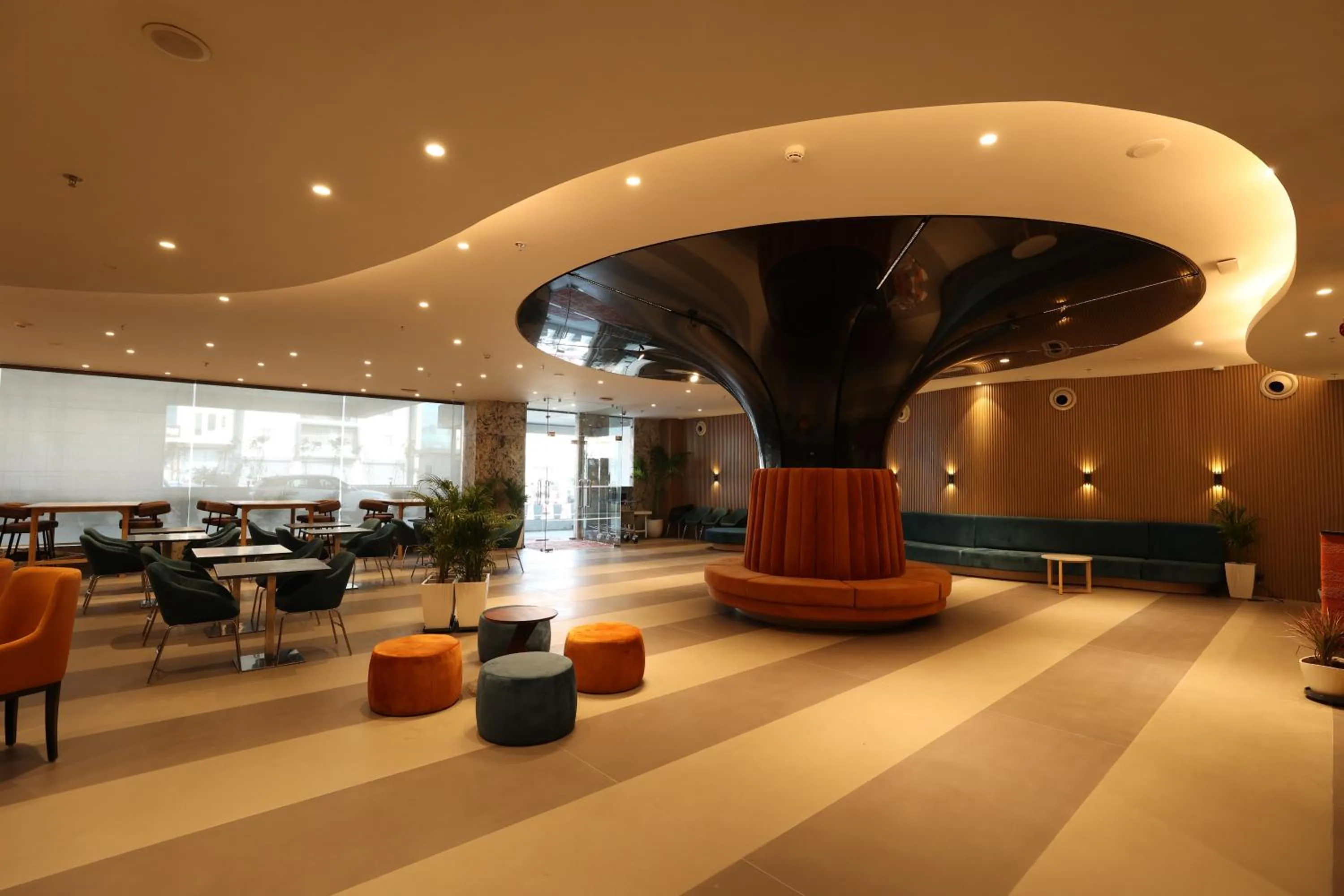 Lobby or reception in Holiday Inn Express & Suites Jaipur Gopalpura by IHG