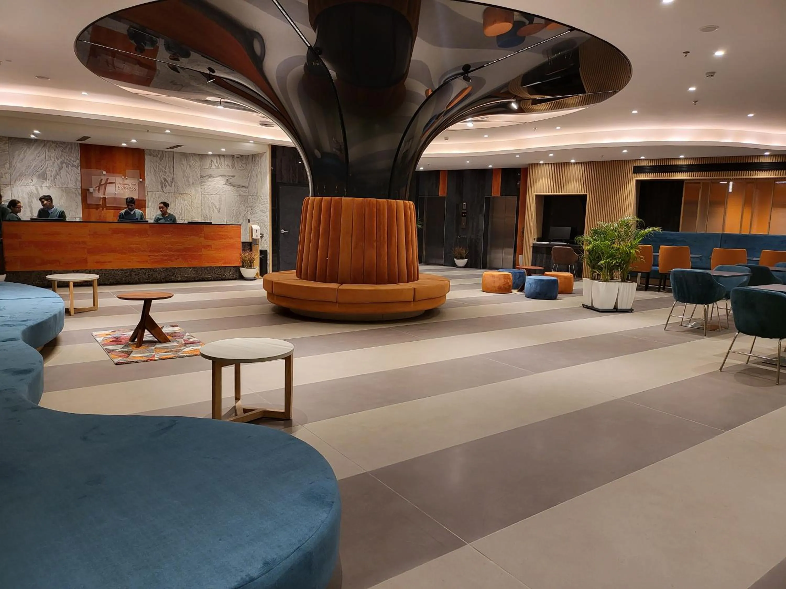 Lobby or reception in Holiday Inn Express & Suites Jaipur Gopalpura by IHG