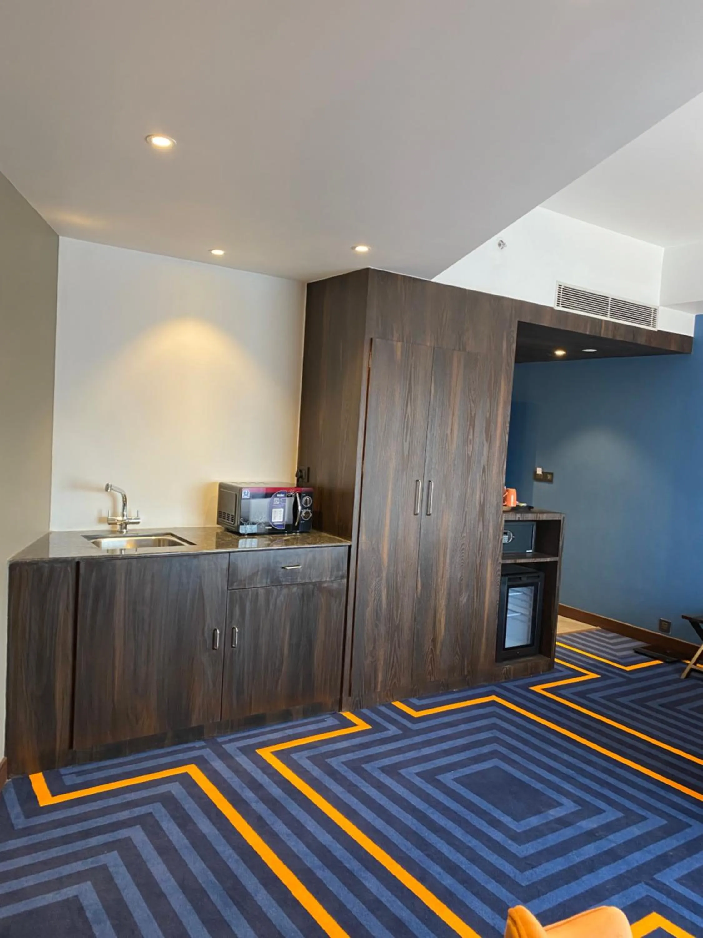 Coffee/tea facilities in Holiday Inn Express & Suites Jaipur Gopalpura by IHG