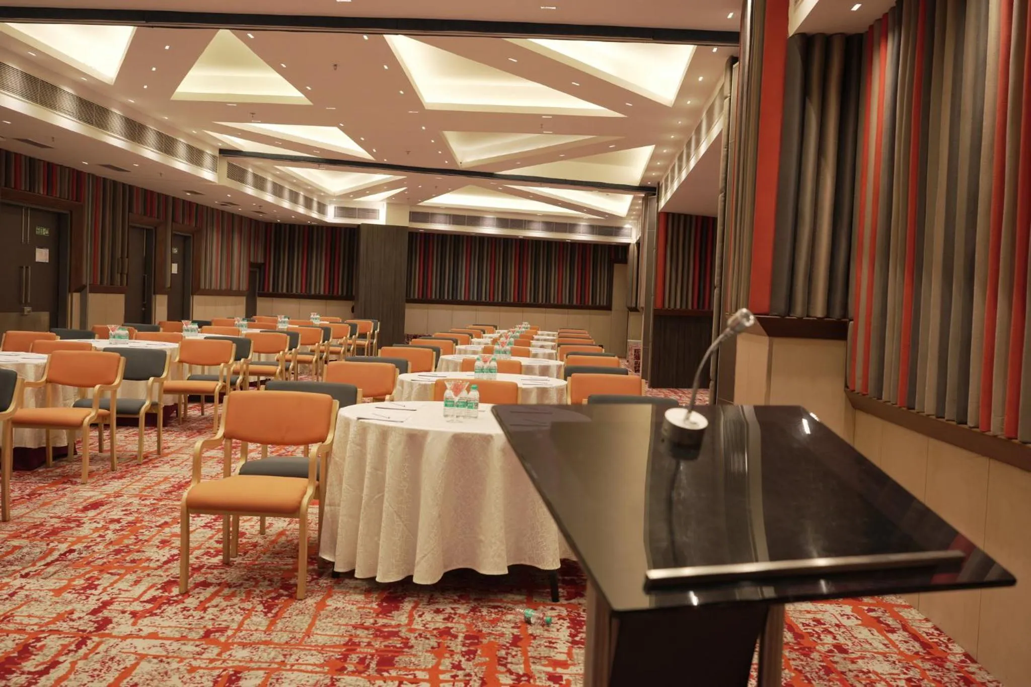 Meeting/conference room in Holiday Inn Express & Suites Jaipur Gopalpura by IHG